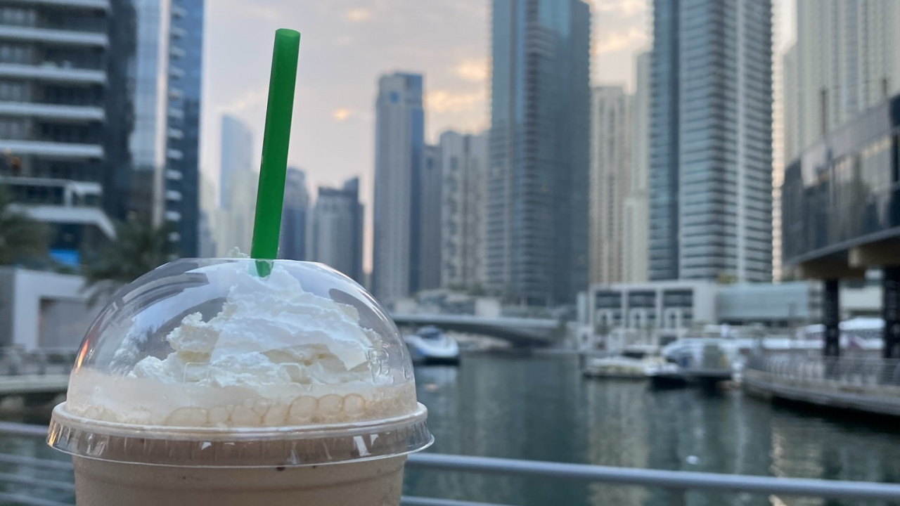 Dubai, Starbucks Logo 2011, Wasser, Tower Block, Trinkhalm. Wallpaper in 1280x720 Resolution