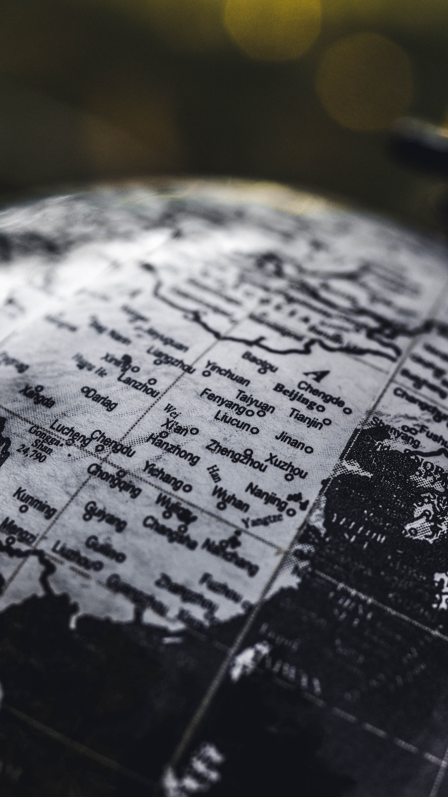 Globo Blanco y Negro en Fotografía de Cerca. Wallpaper in 1440x2560 Resolution