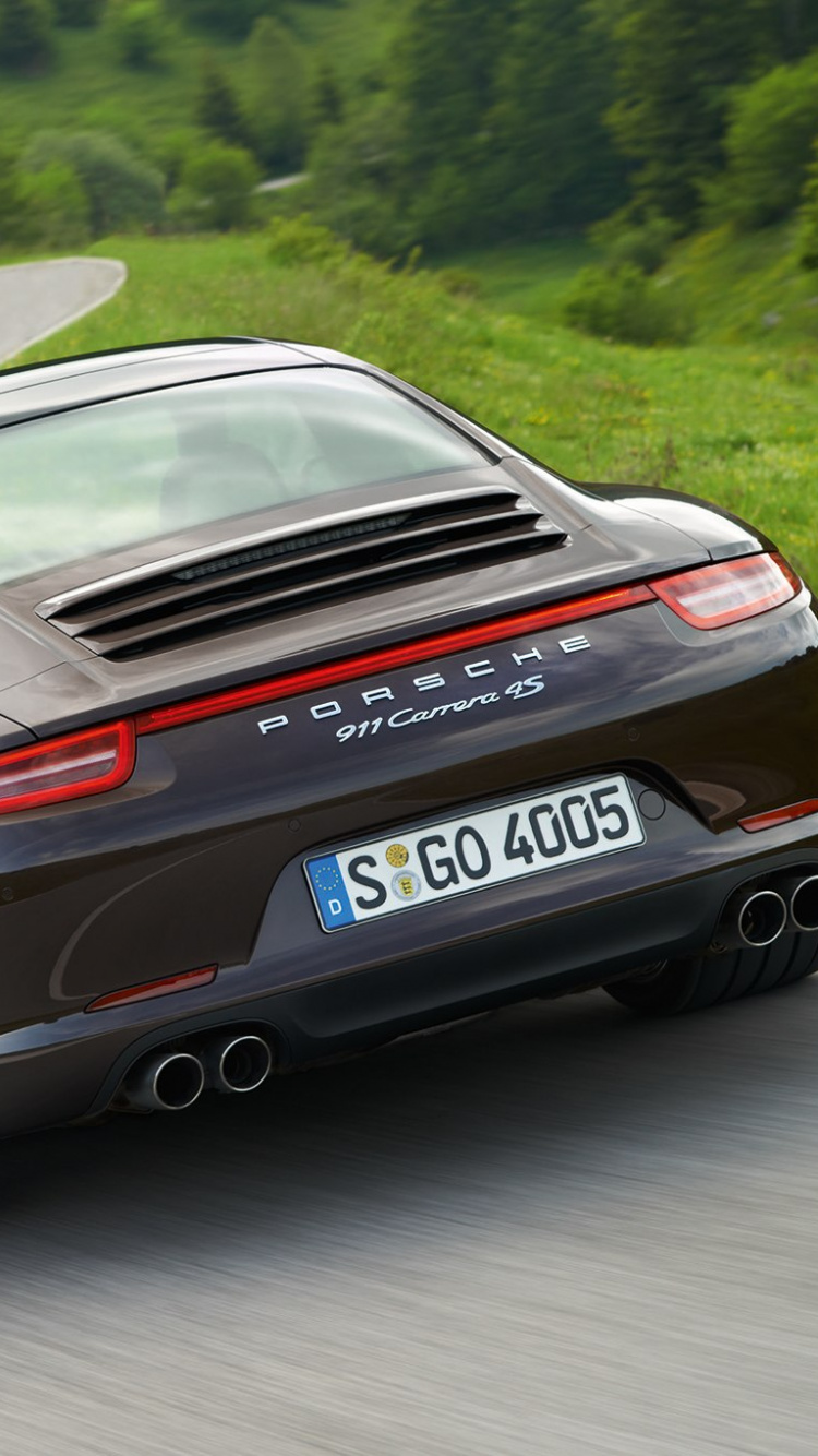 BMW m 3 Negro y Rojo en la Carretera Durante el Día. Wallpaper in 750x1334 Resolution