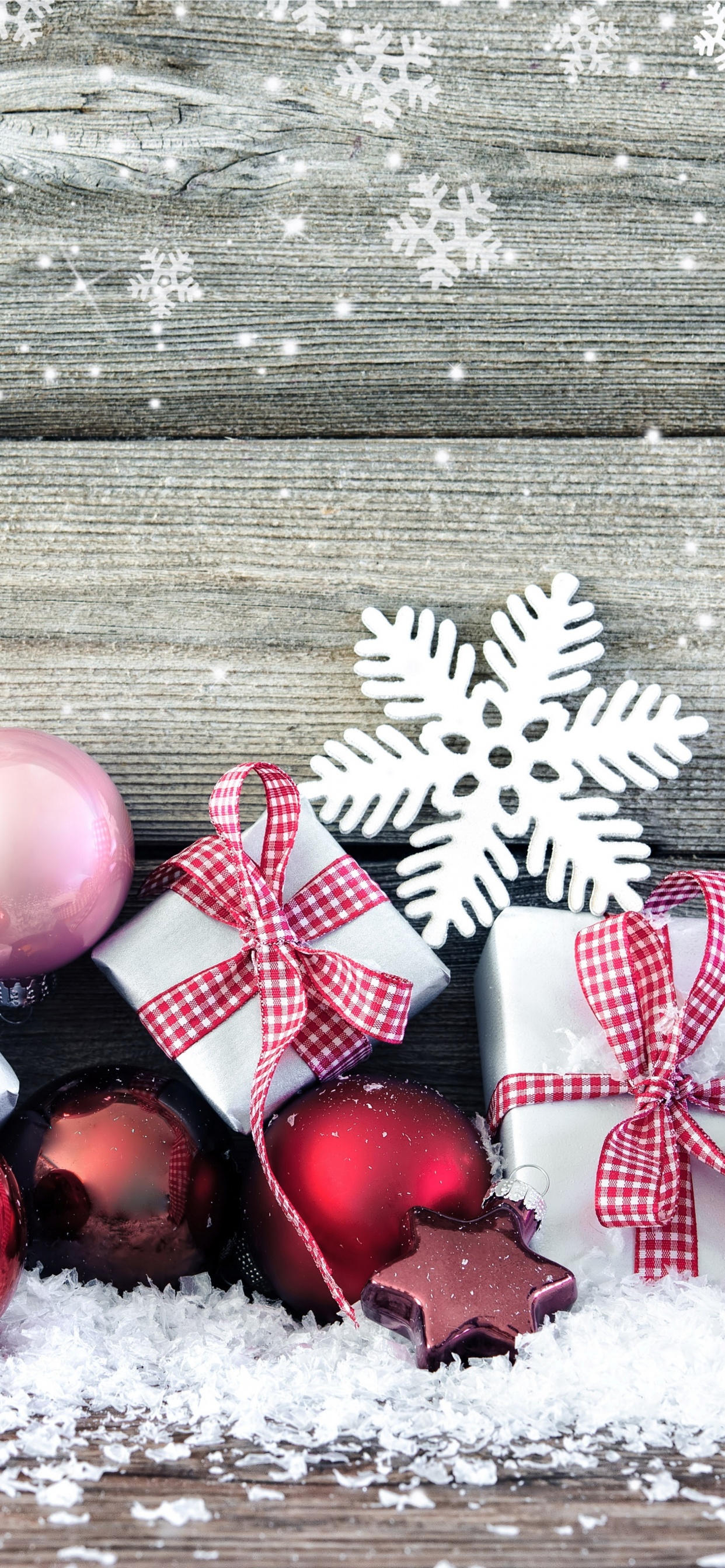 Christmas Day, Christmas Ornament, Christmas Decoration, Christmas, Christmas Red Ball. Wallpaper in 1242x2688 Resolution