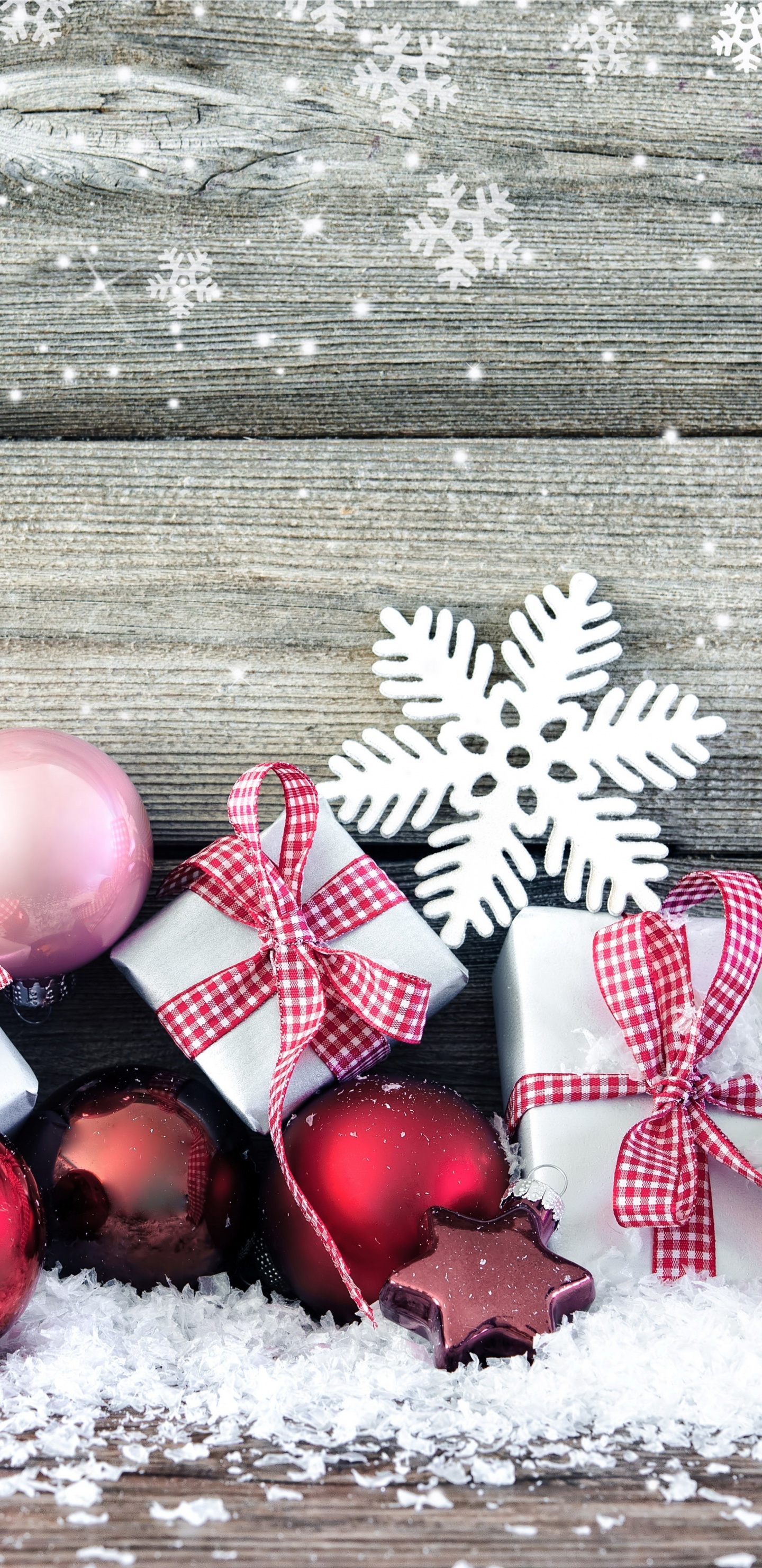 Christmas Day, Christmas Ornament, Christmas Decoration, Christmas, Christmas Red Ball. Wallpaper in 1440x2960 Resolution