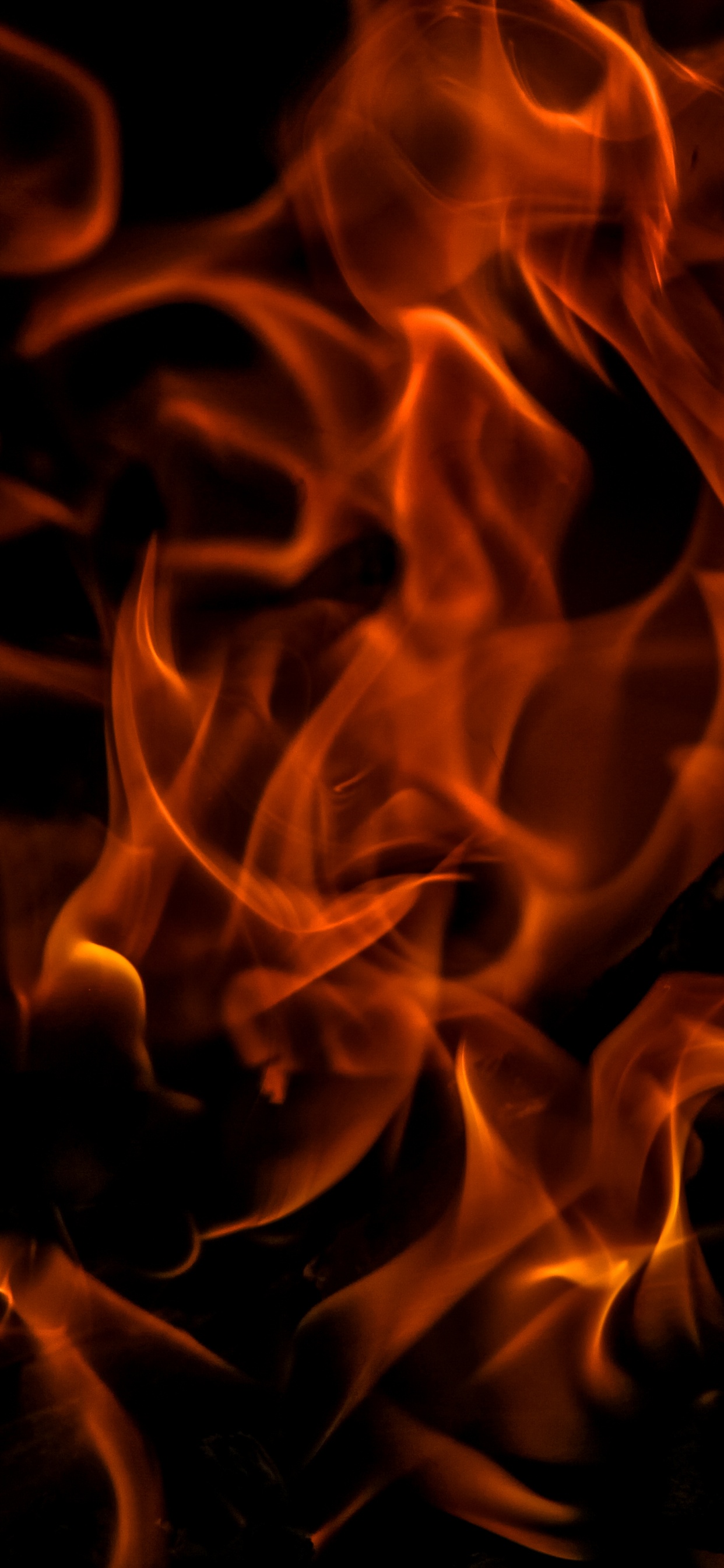 Orange Und Schwarze Rauchillustration. Wallpaper in 1242x2688 Resolution