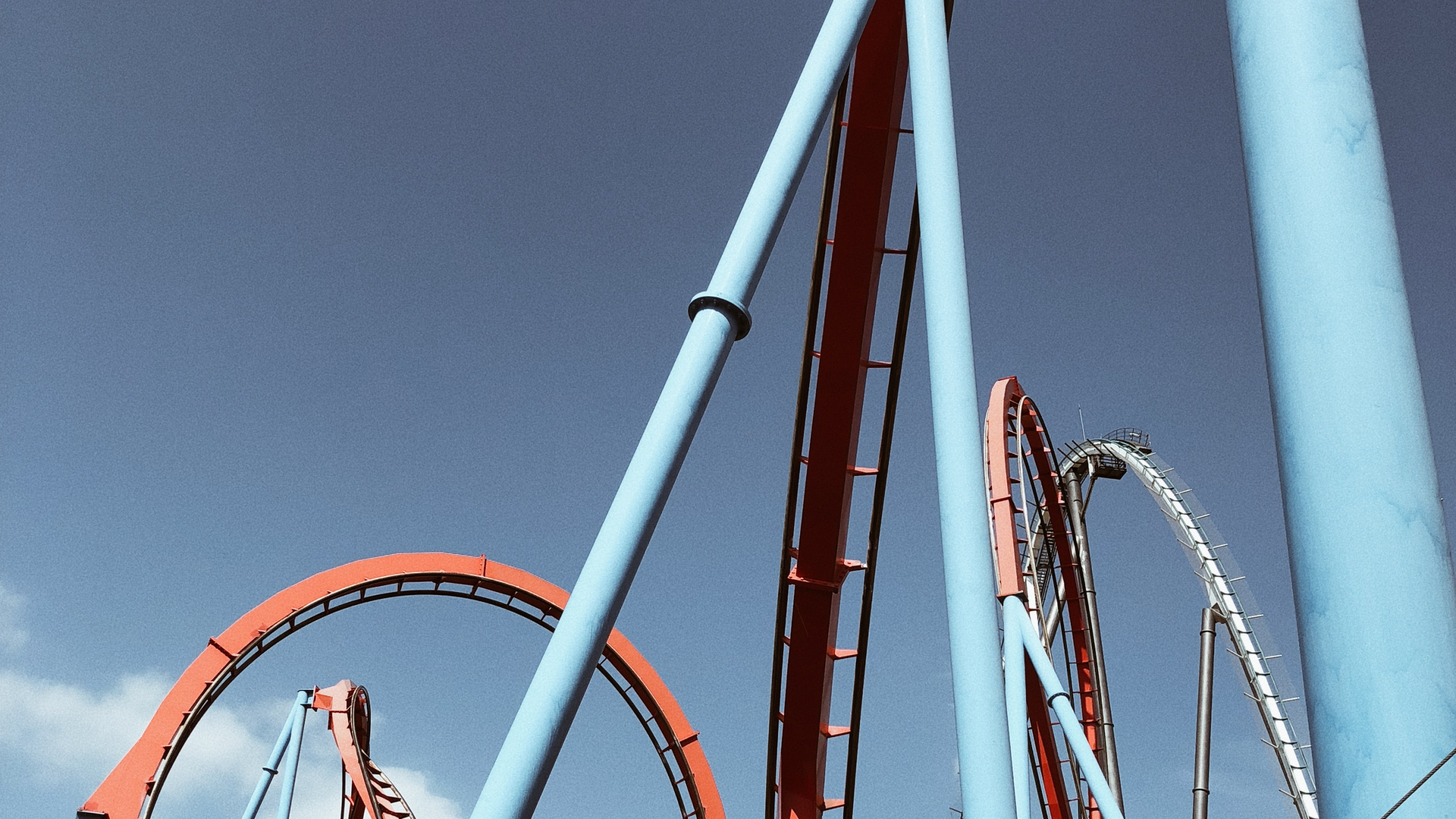 Roller Coaster, Tourist Attraction, Amusement Park, Nature, Daytime. Wallpaper in 2560x1440 Resolution