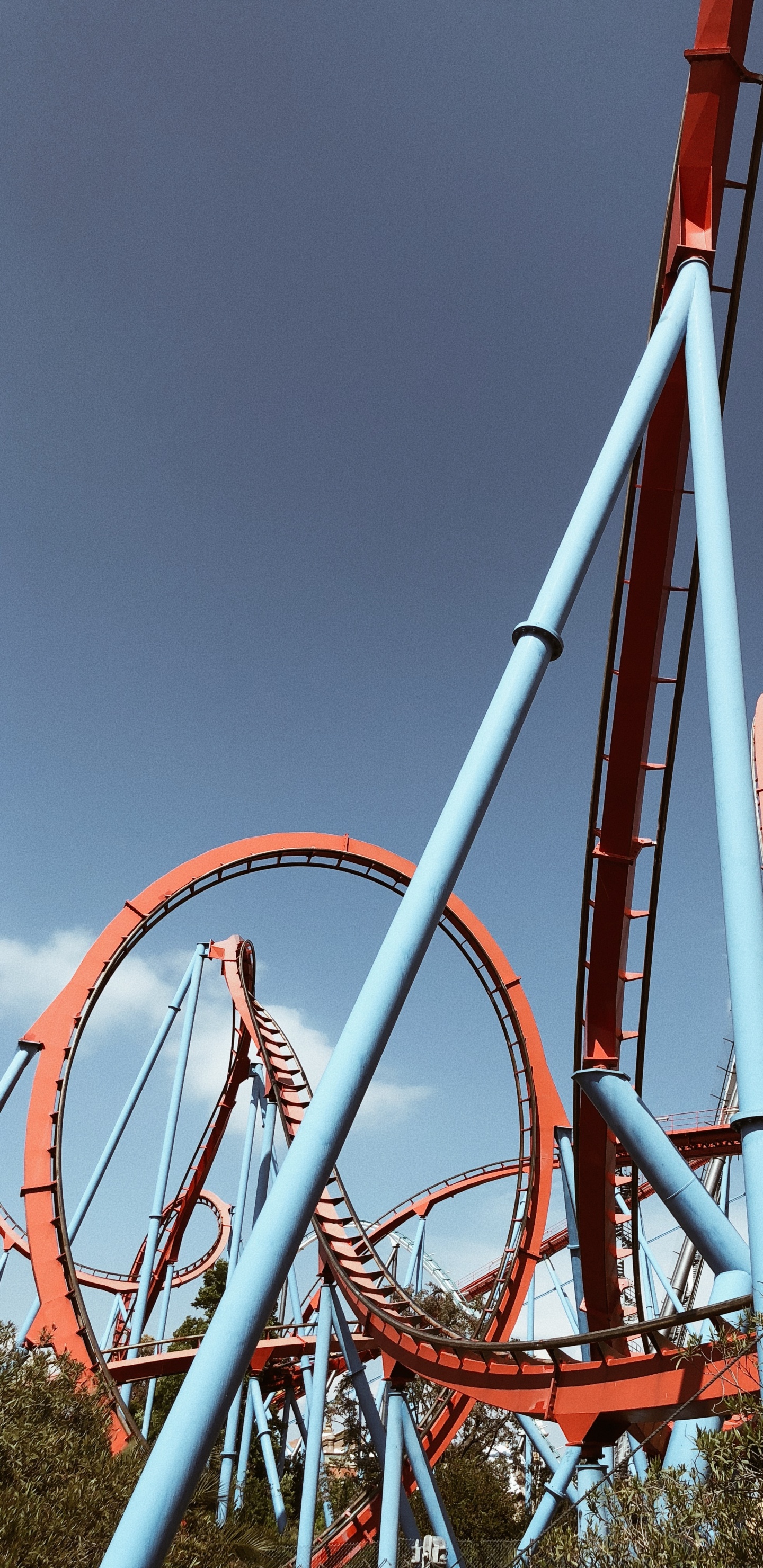 Russes, Attraction Touristique, le Parc D'attractions, Nature, la Journée. Wallpaper in 1440x2960 Resolution