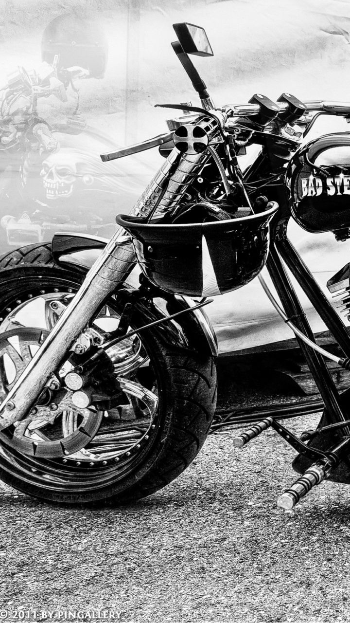 Grayscale Photo of Vintage Car. Wallpaper in 720x1280 Resolution