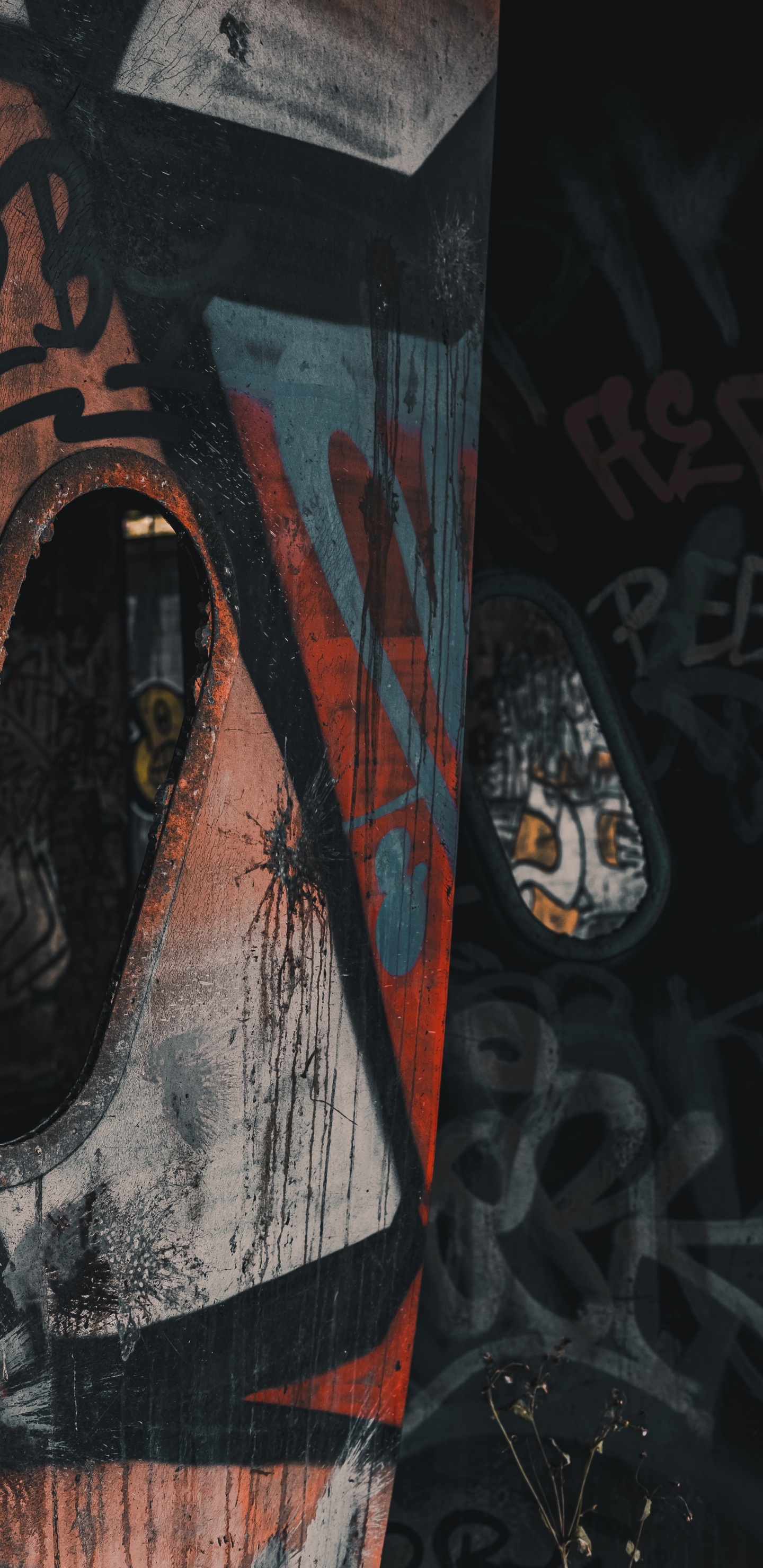 Tablero de Madera Negro y Marrón. Wallpaper in 1440x2960 Resolution