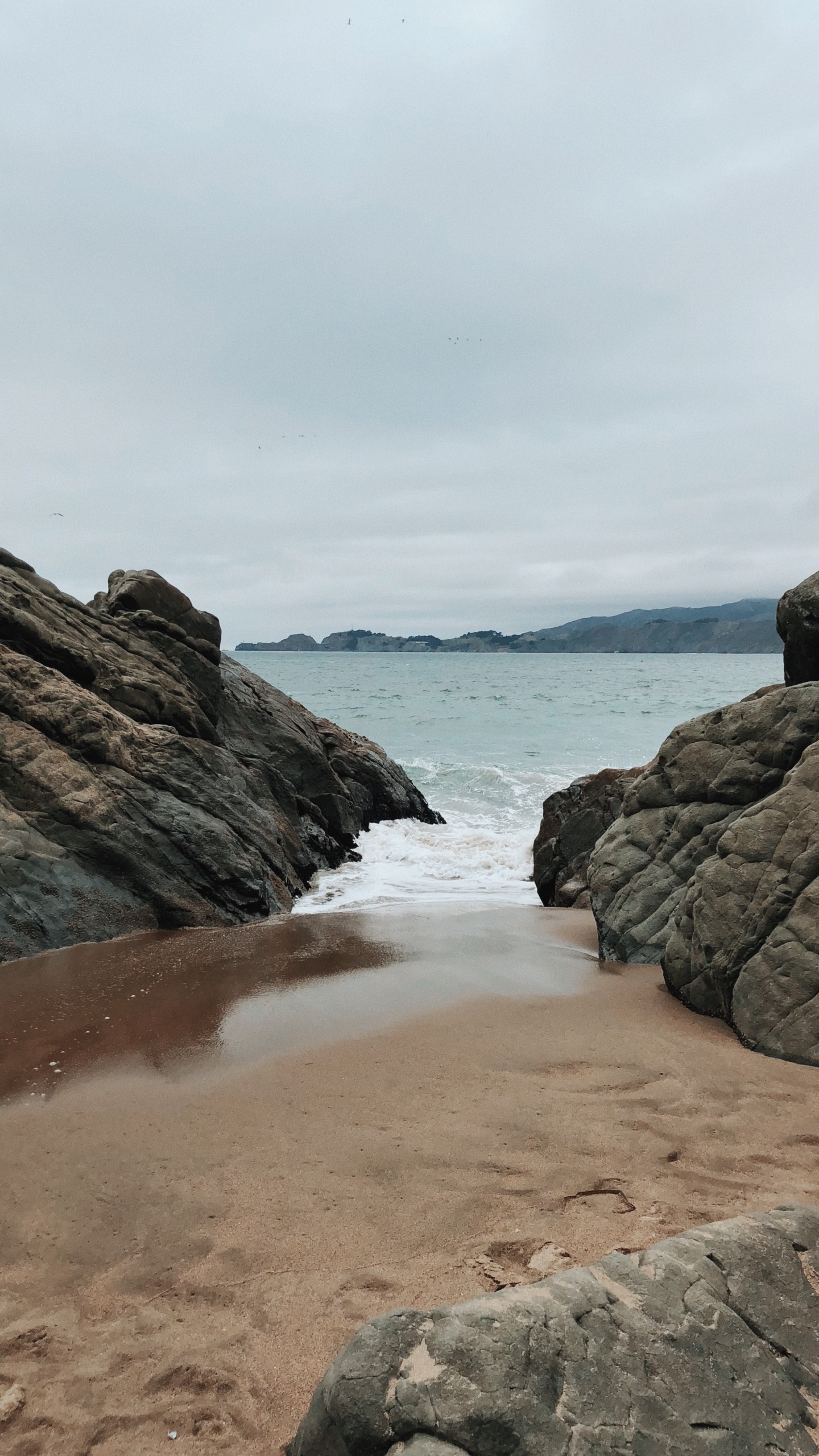 Meer, Rock, Wasserressourcen, BedRock, Wasserlauf. Wallpaper in 1440x2560 Resolution