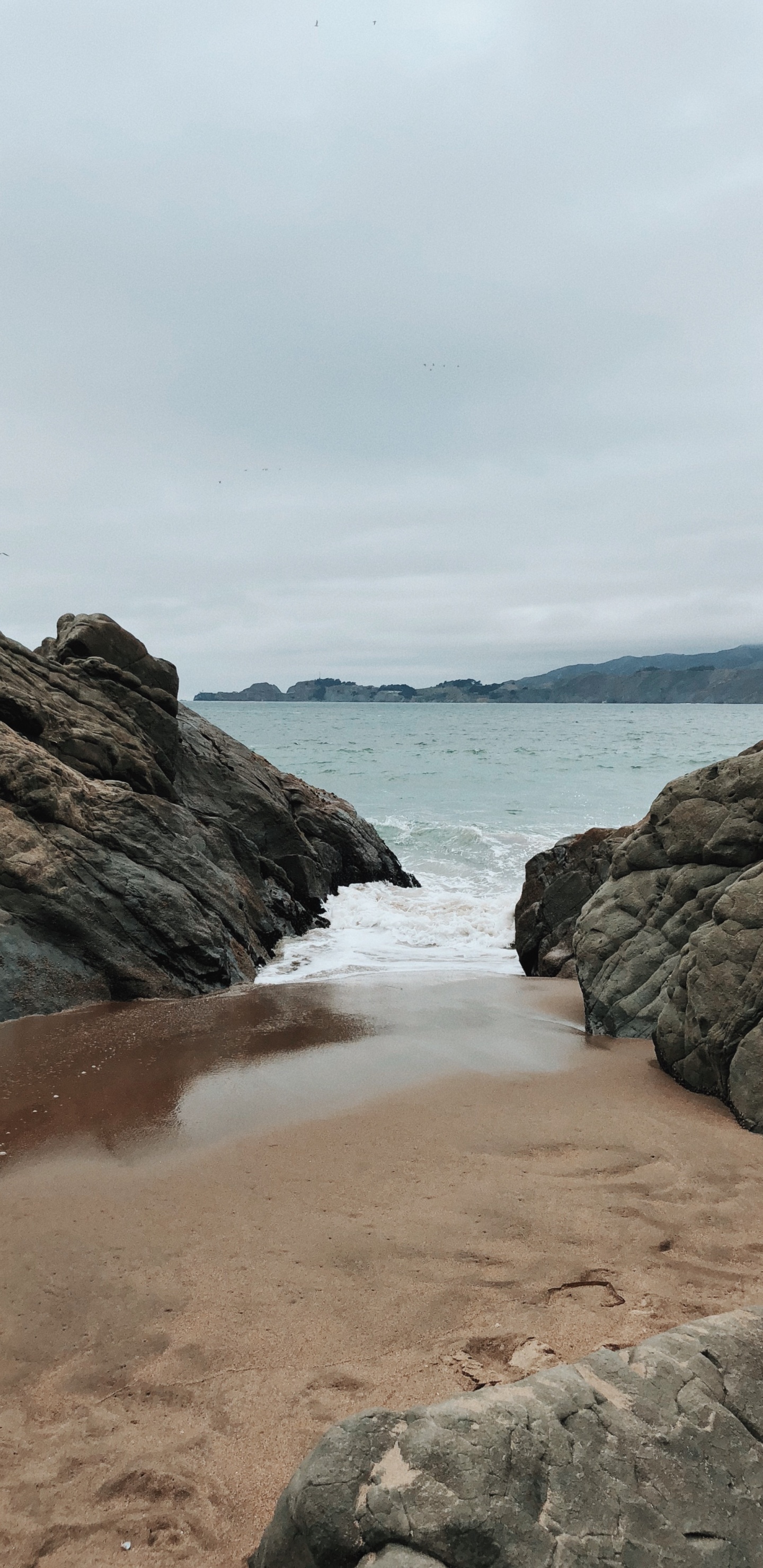 Meer, Rock, Wasserressourcen, BedRock, Wasserlauf. Wallpaper in 1440x2960 Resolution