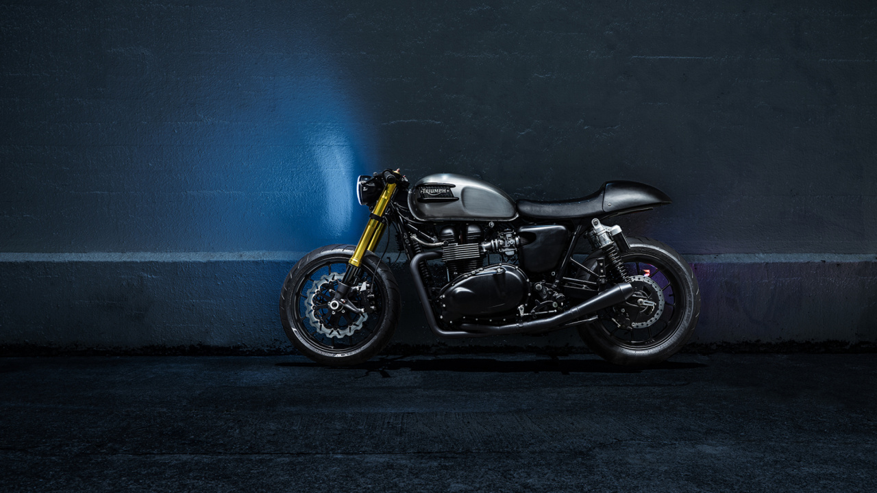 Motocicleta Cruiser Negra y Plateada. Wallpaper in 1280x720 Resolution