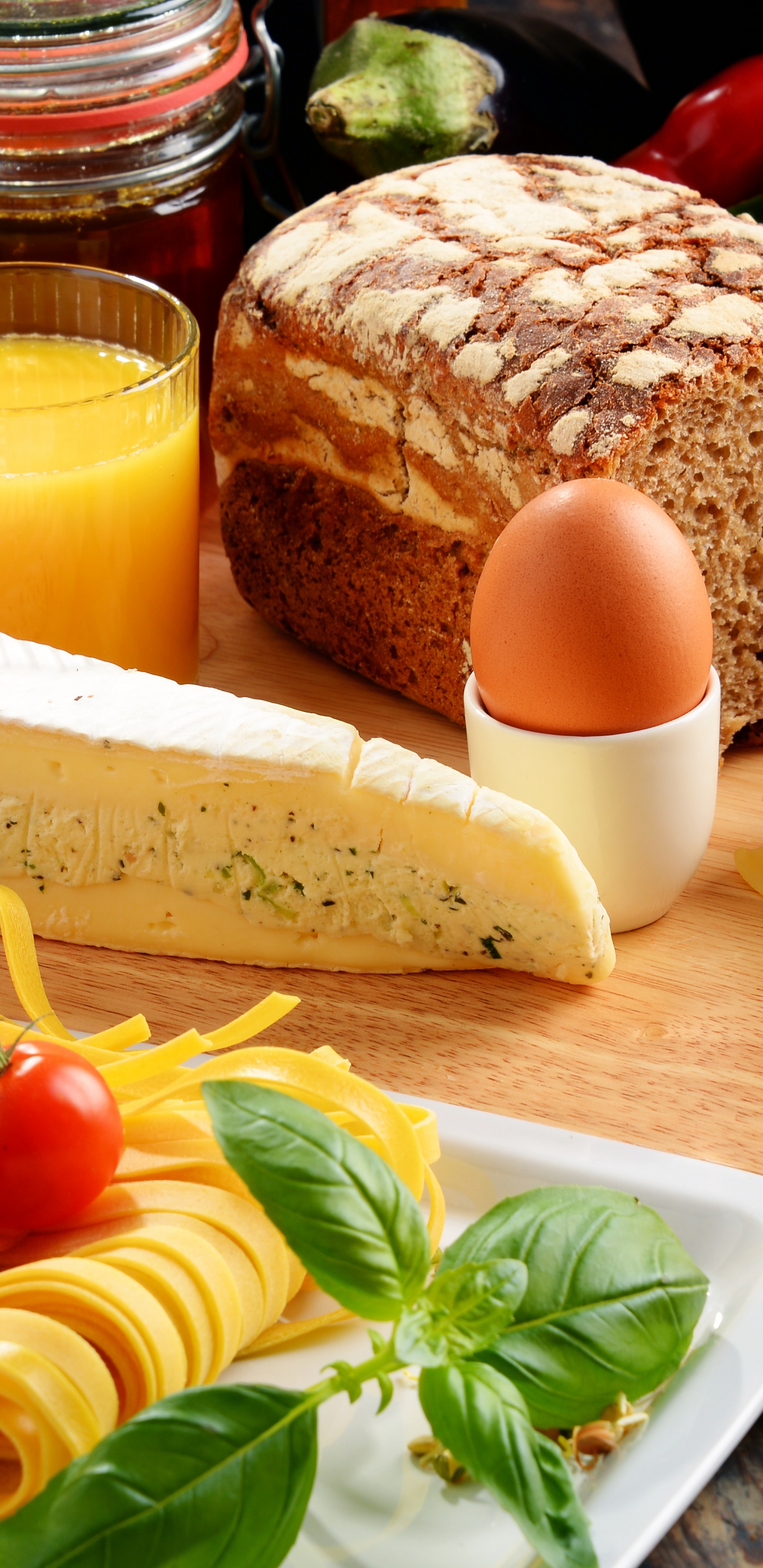 Bread With Cheese and Tomatoes on White Ceramic Plate. Wallpaper in 1440x2960 Resolution