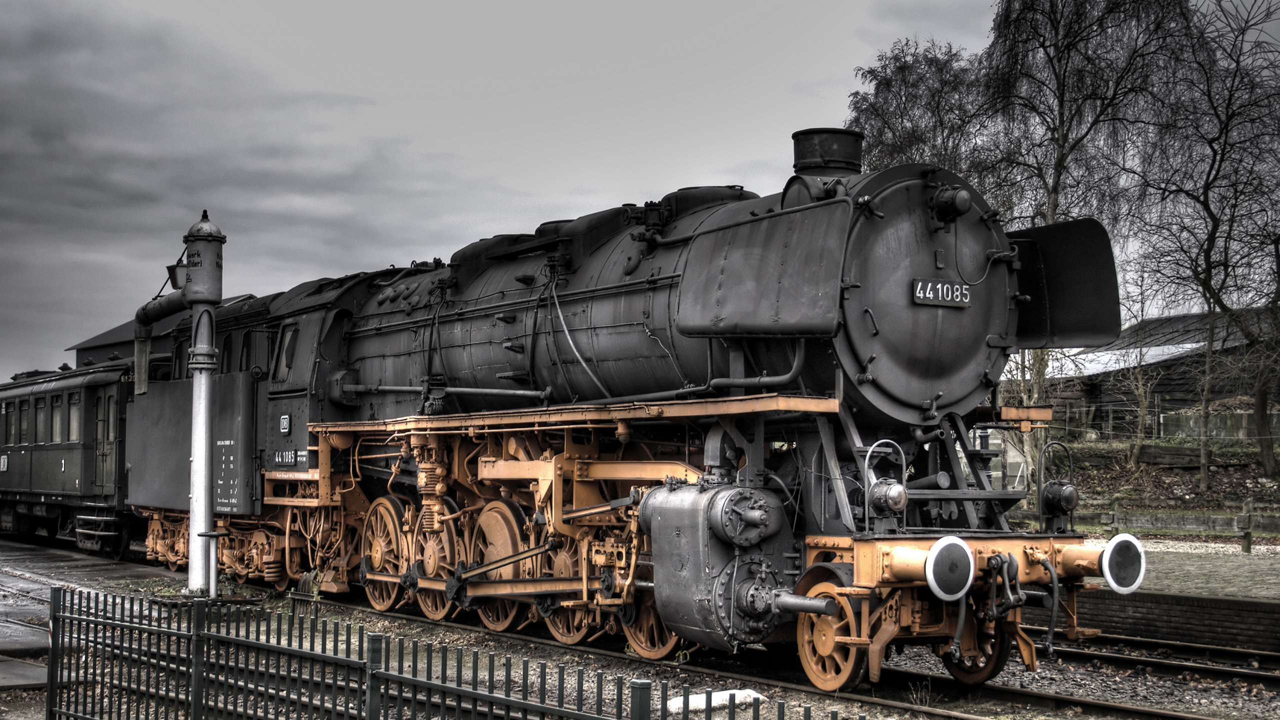 Tren de Motor de Vapor Negro y Marrón. Wallpaper in 2560x1440 Resolution