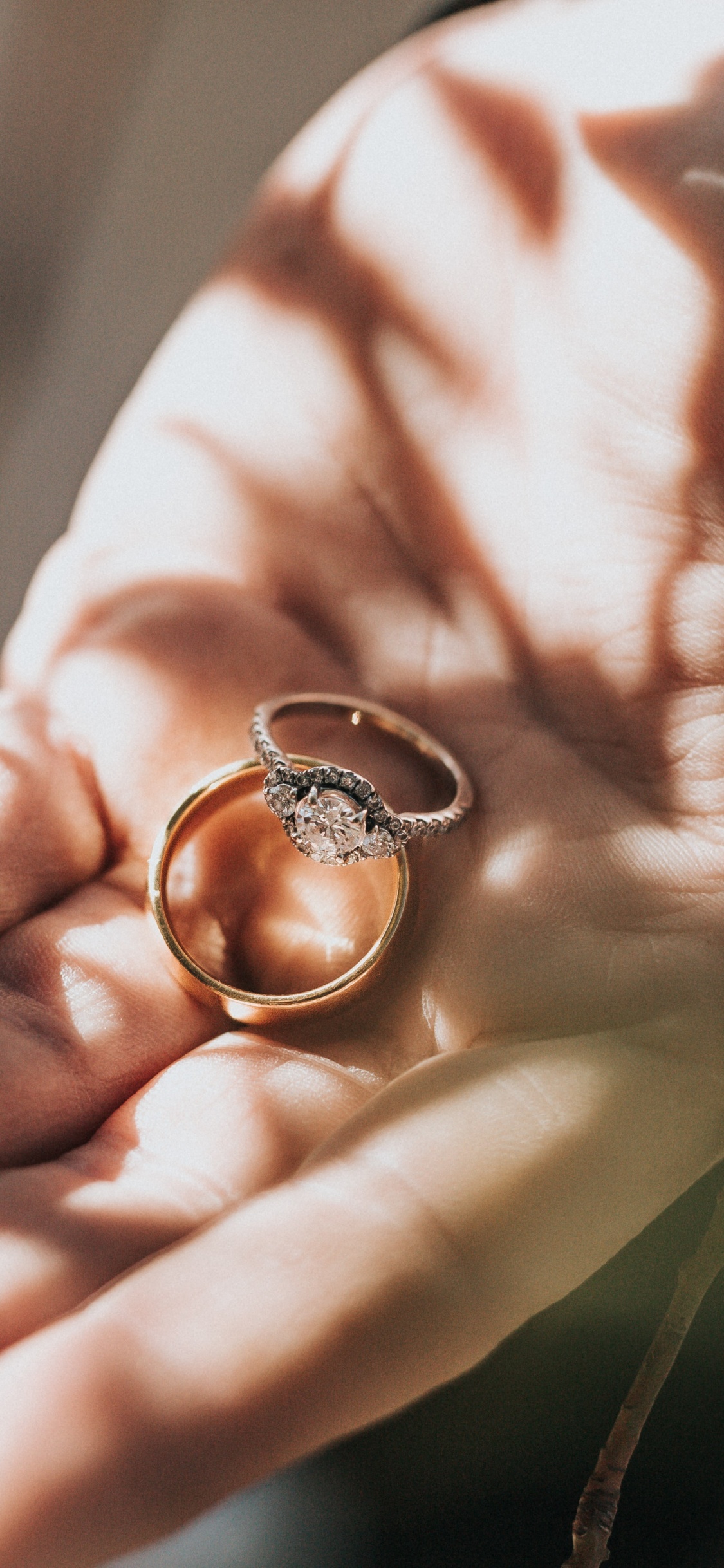 Engagement Ring, Diamond, Jewellery, Ring, Wedding Ring. Wallpaper in 1125x2436 Resolution