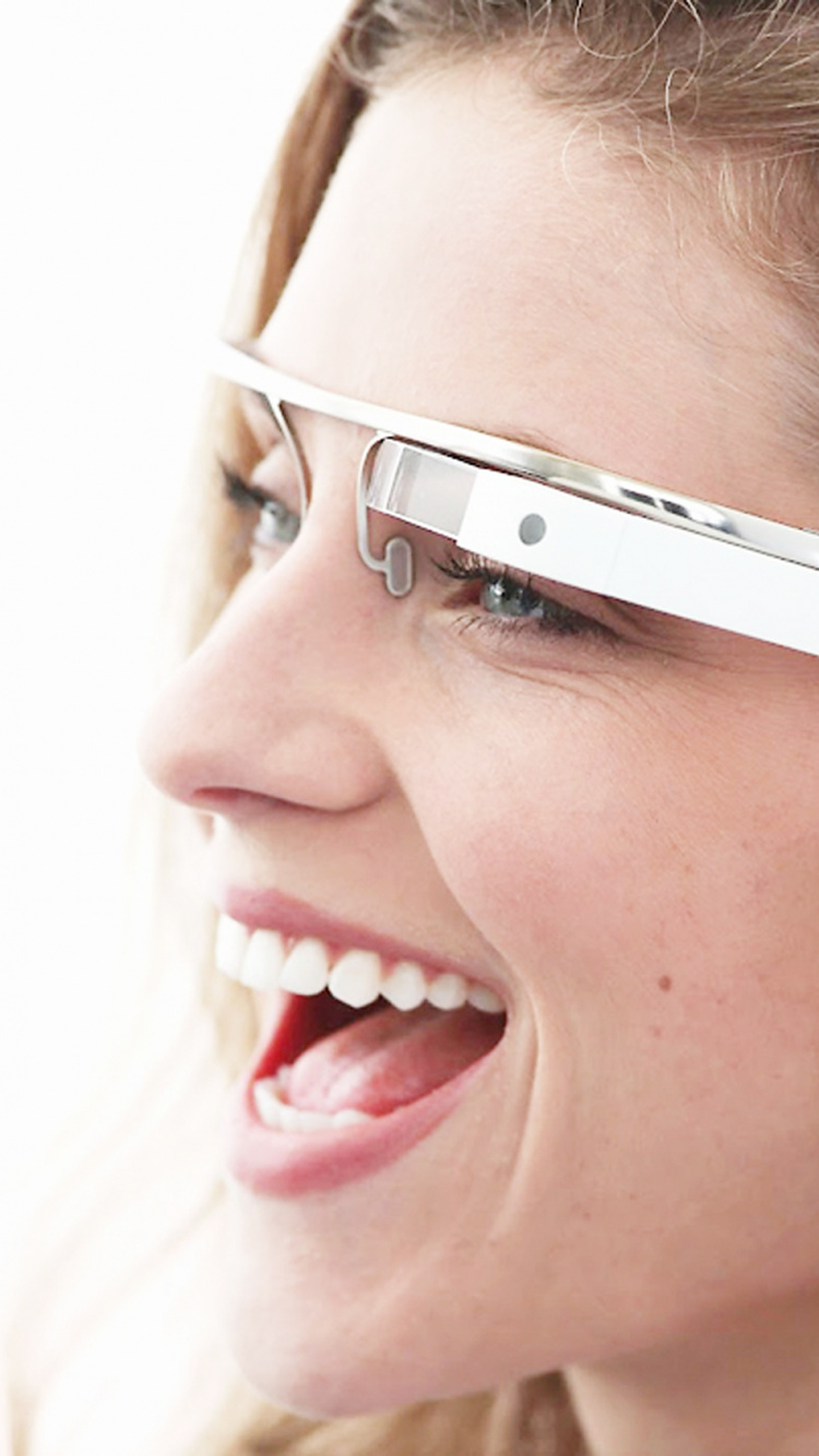 Woman Wearing Silver Framed Eyeglasses. Wallpaper in 750x1334 Resolution