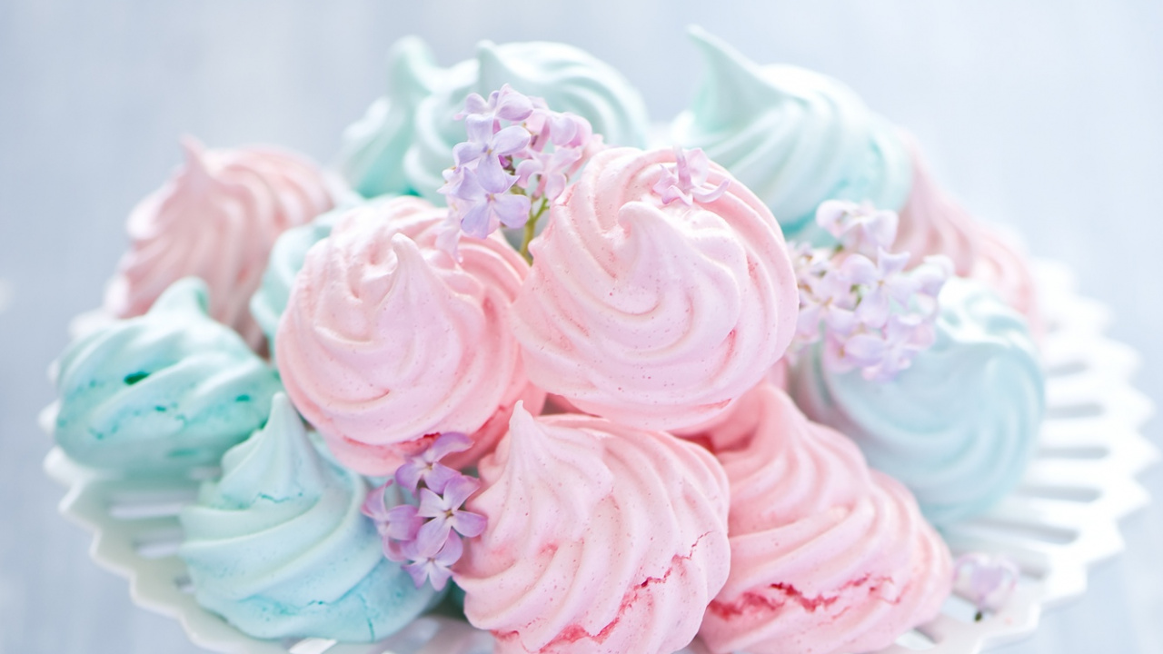 Pink and White Floral Cake. Wallpaper in 1280x720 Resolution