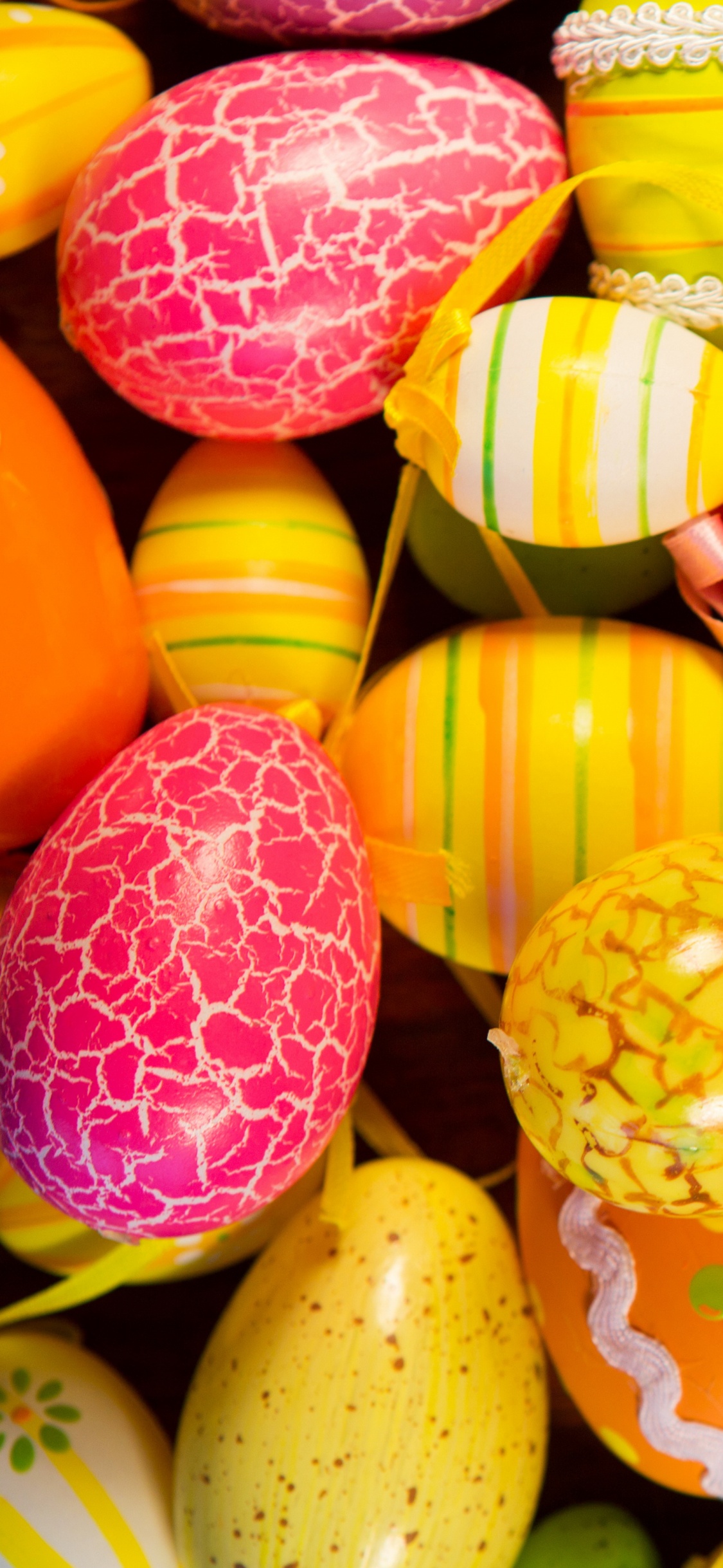 Osterei, Ostern, Süßwaren, Gelb. Wallpaper in 1125x2436 Resolution