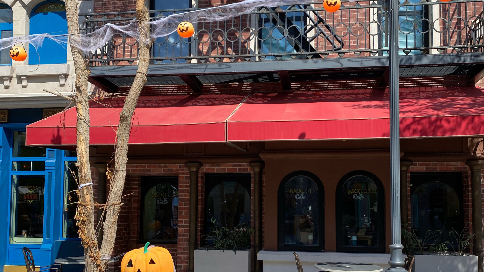 Área Urbana, Faade, Ventana, Banco, Escalera. Wallpaper in 1920x1080 Resolution