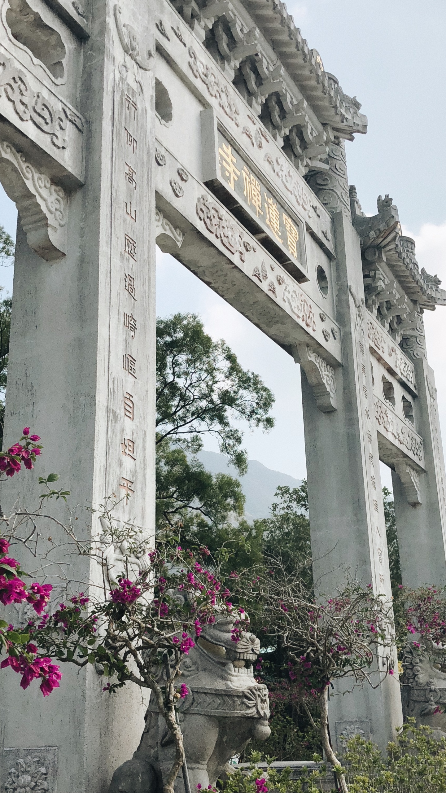 Column, Shrub, Spring, Monument, Garden. Wallpaper in 1440x2560 Resolution