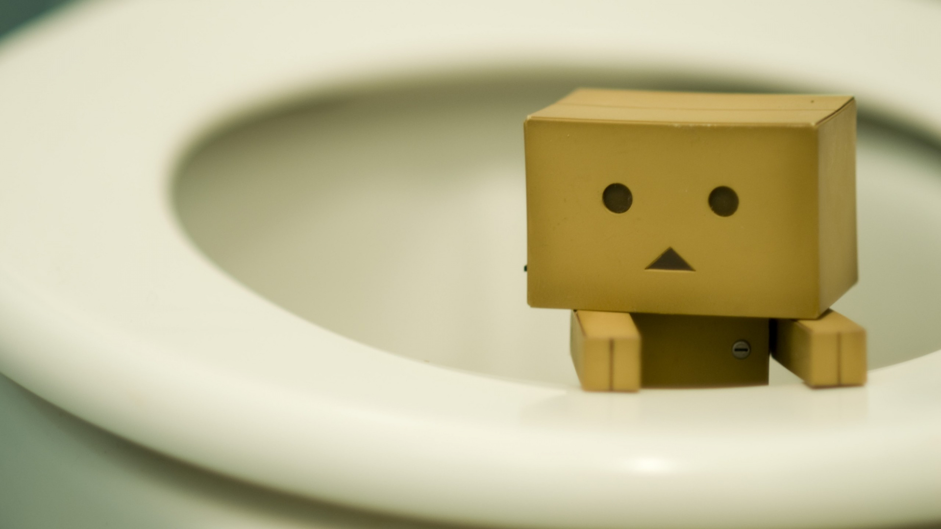 Brown Cardboard Box on White Ceramic Sink. Wallpaper in 1920x1080 Resolution