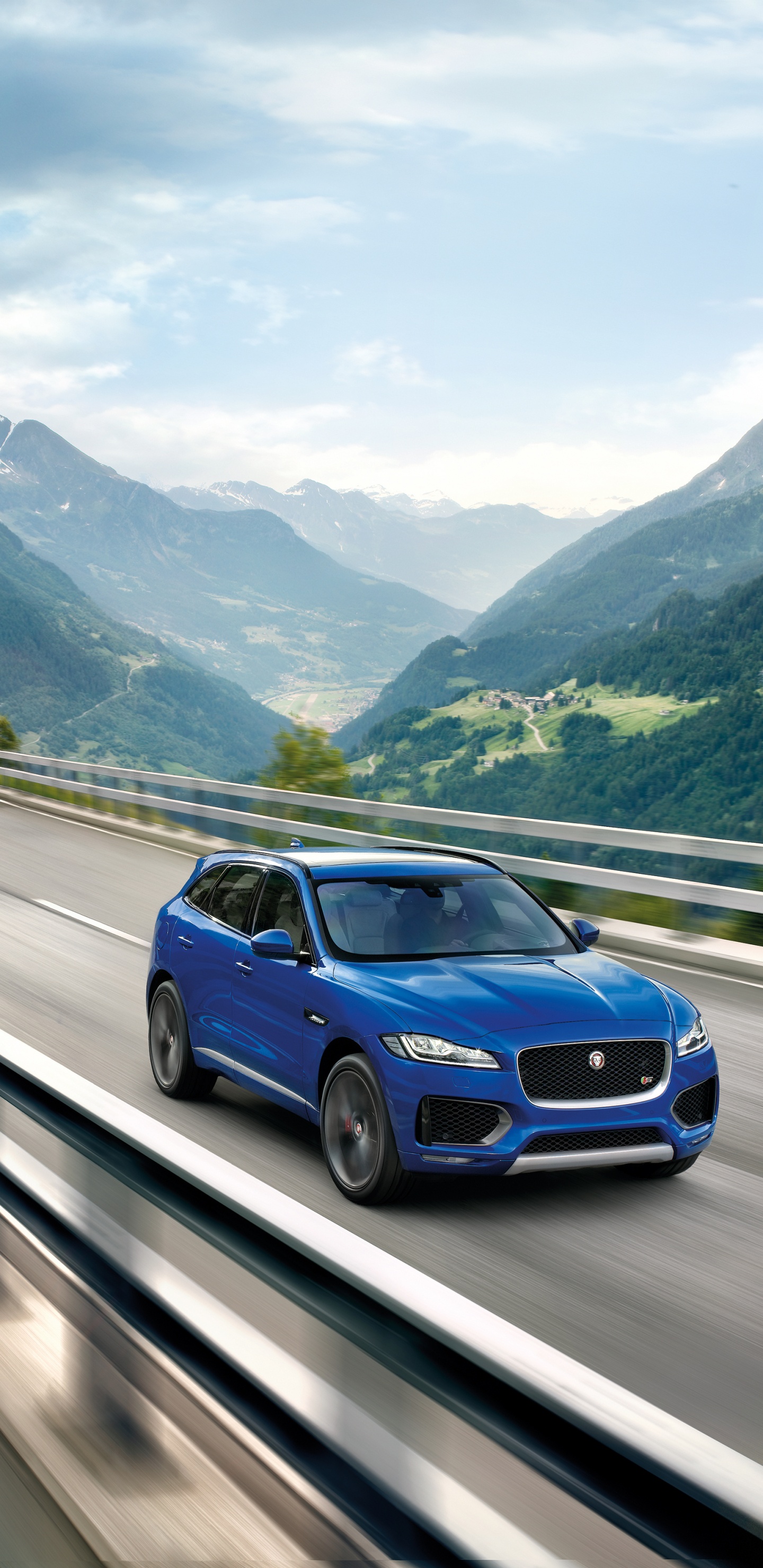 Coche Azul en la Carretera Durante el Día. Wallpaper in 1440x2960 Resolution