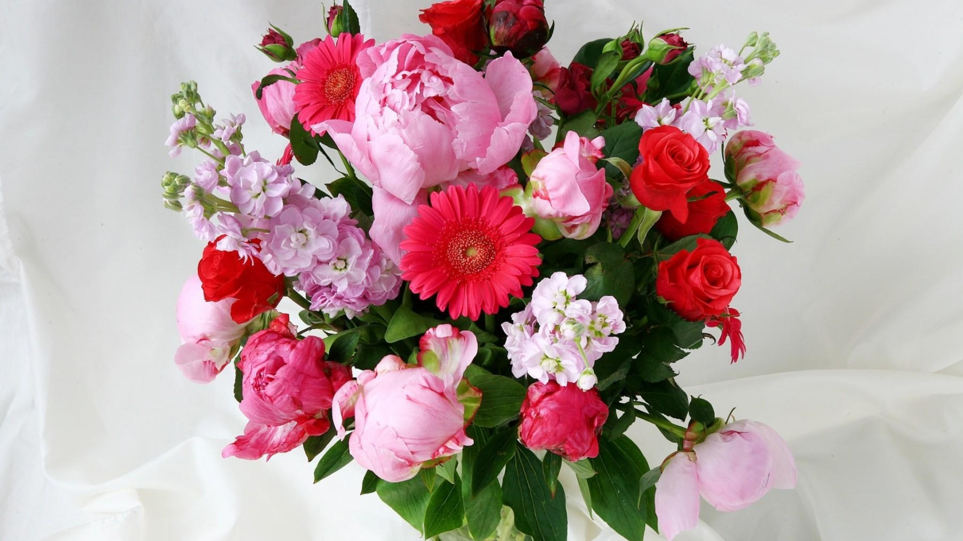 Bouquet de Fleurs Roses et Blanches. Wallpaper in 1920x1080 Resolution