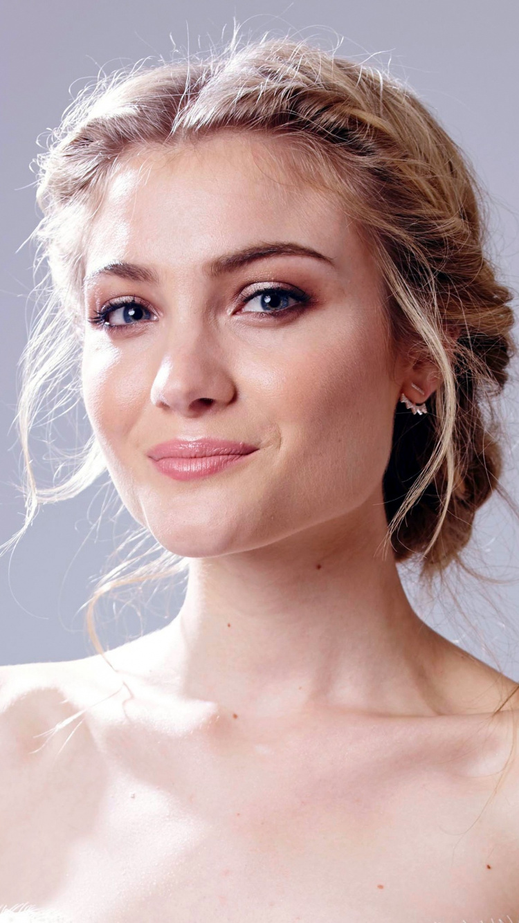 la Edad de Skyler Samuel, Skyler Samuels, el Duff, Actor, Entrecejo. Wallpaper in 750x1334 Resolution