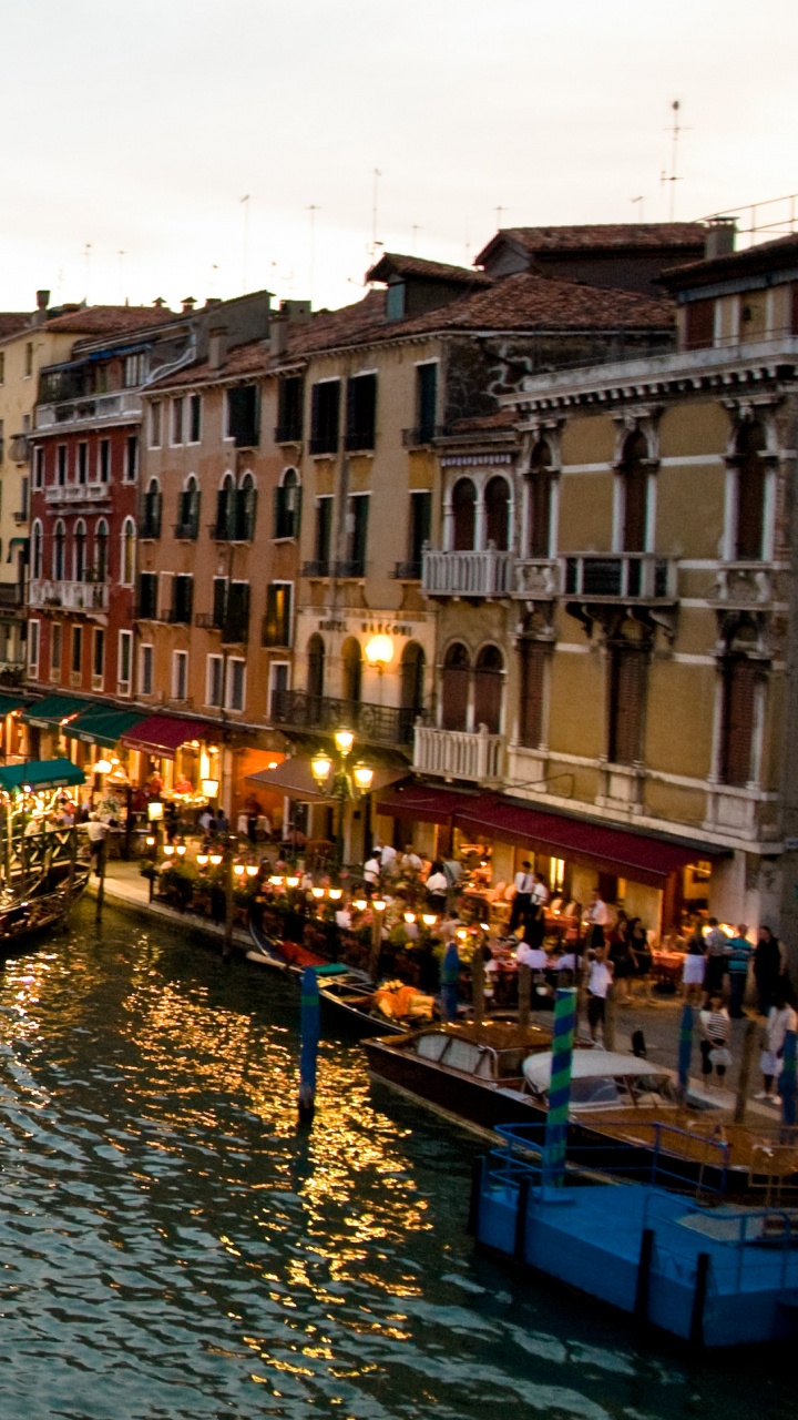 Boat on Water Near Buildings During Daytime. Wallpaper in 720x1280 Resolution