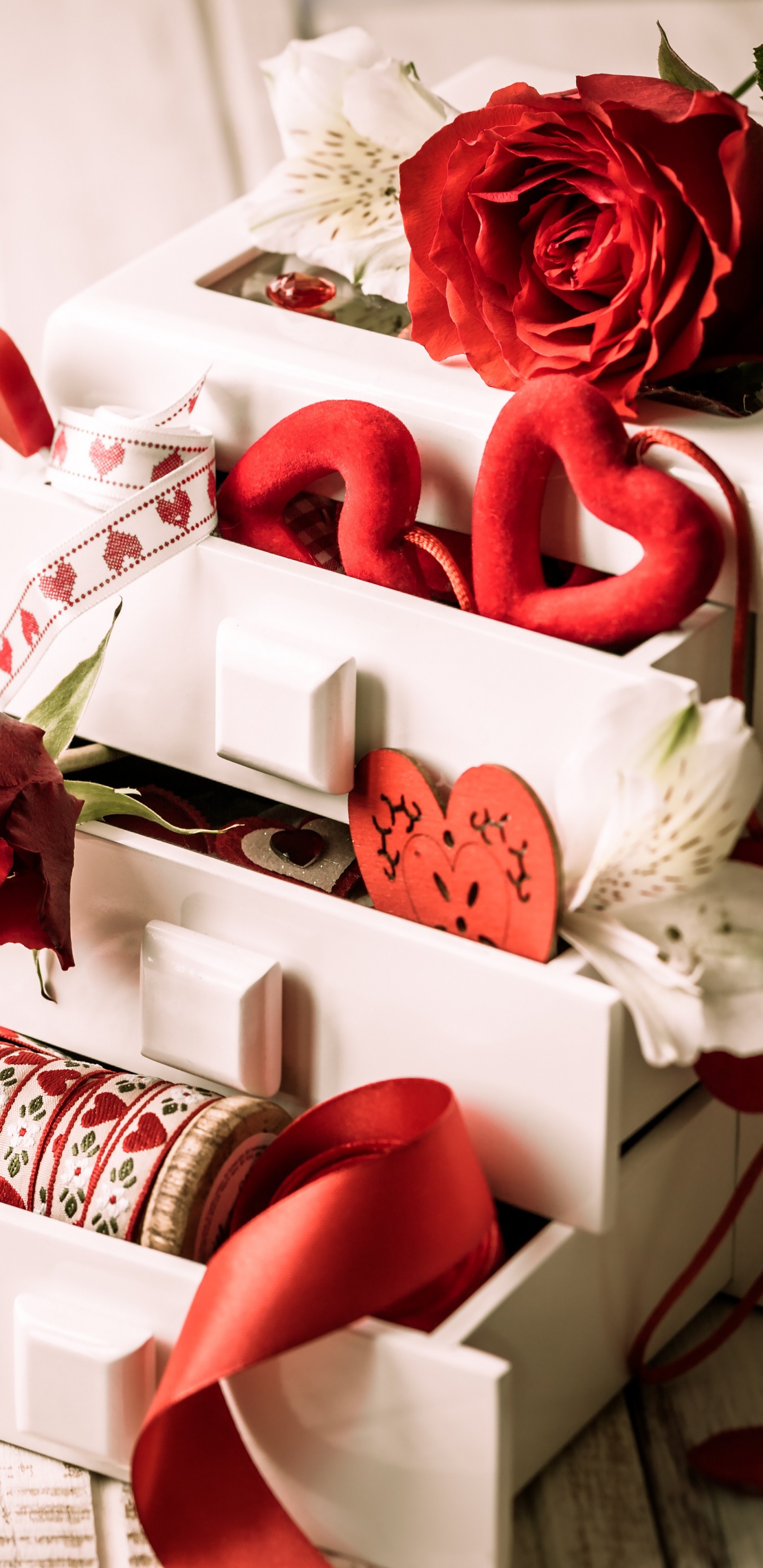 Romance, Heart, Valentines Day, Red, Rose. Wallpaper in 1440x2960 Resolution