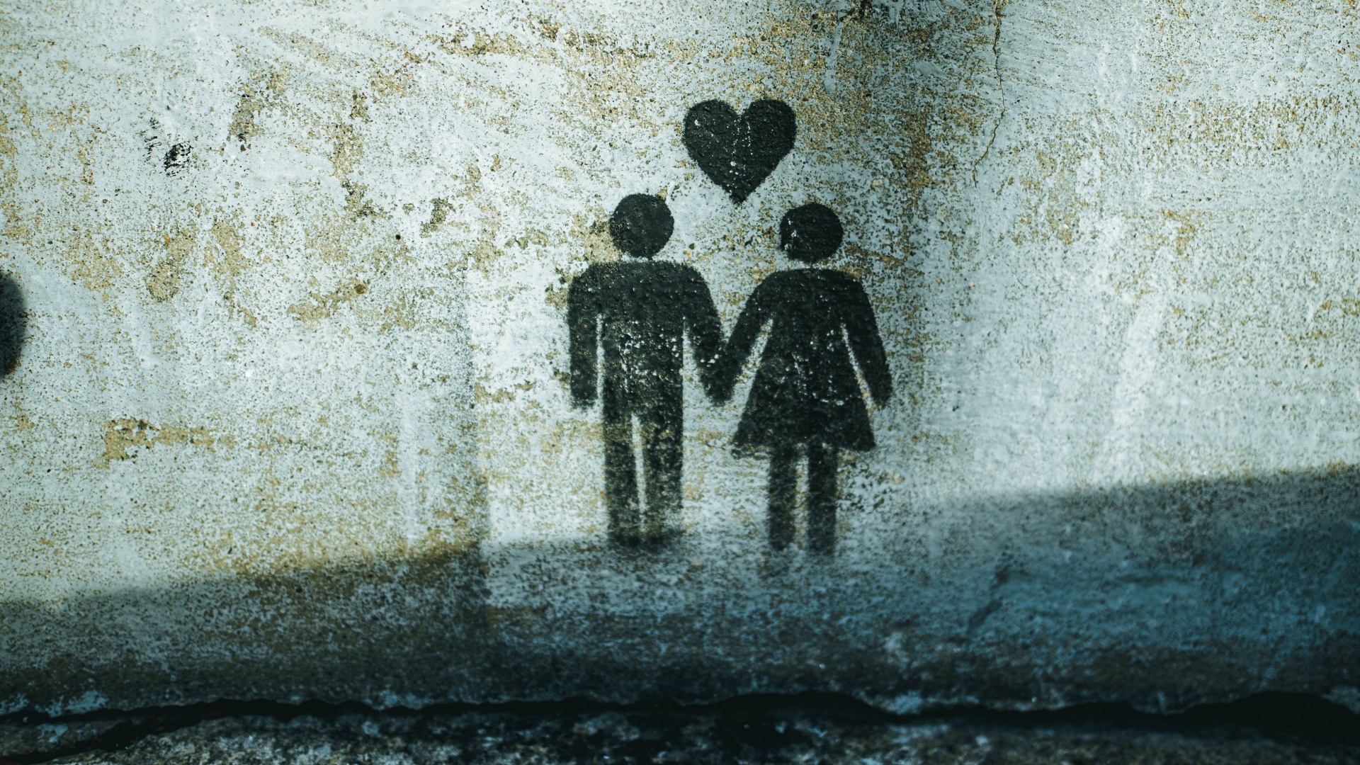 Homme en Costume Noir Debout Sur un Sol en Béton Gris. Wallpaper in 1920x1080 Resolution