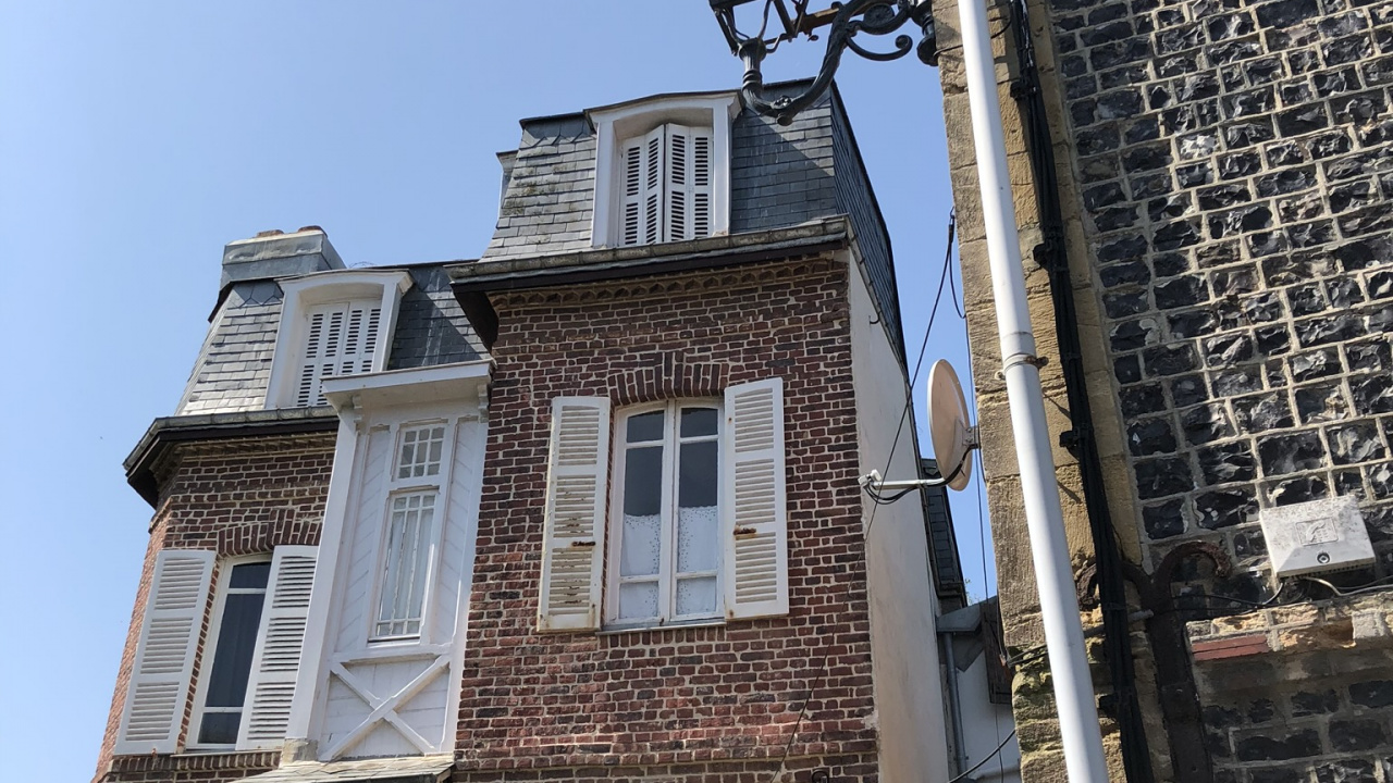 Haus, Treppe, Wand, Street Light, Fassade. Wallpaper in 1280x720 Resolution