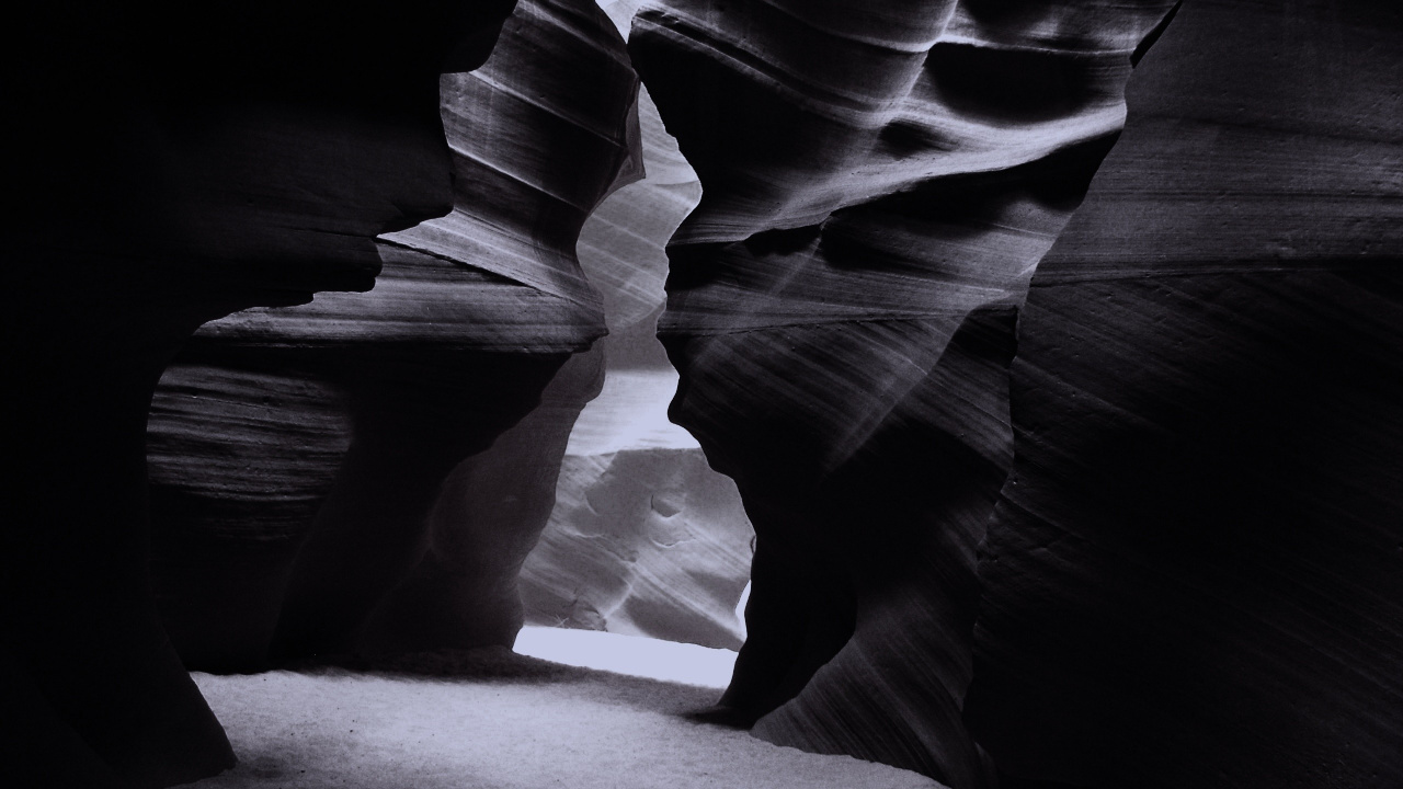 Graustufenfoto Der Felsformation. Wallpaper in 1280x720 Resolution