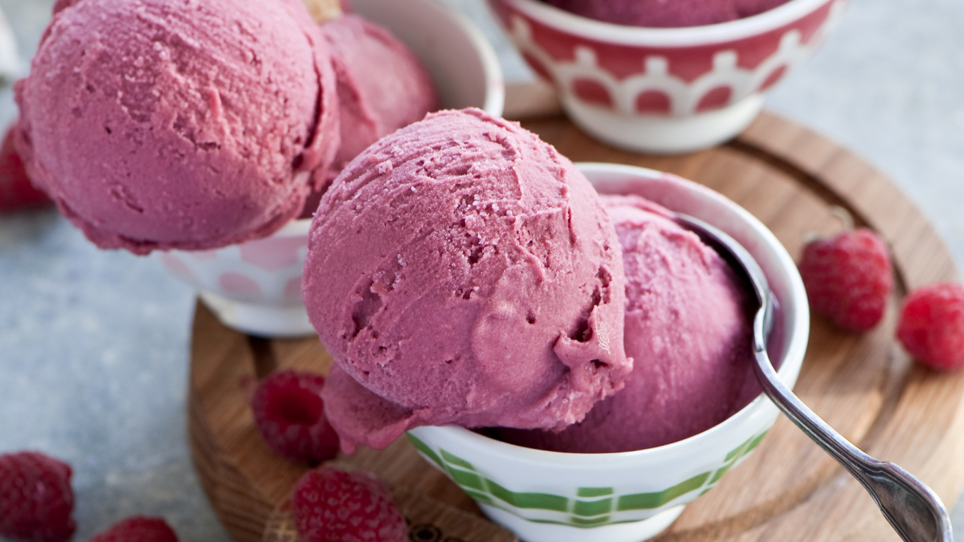 Pink Ice Cream in White and Green Ceramic Bowl. Wallpaper in 1366x768 Resolution