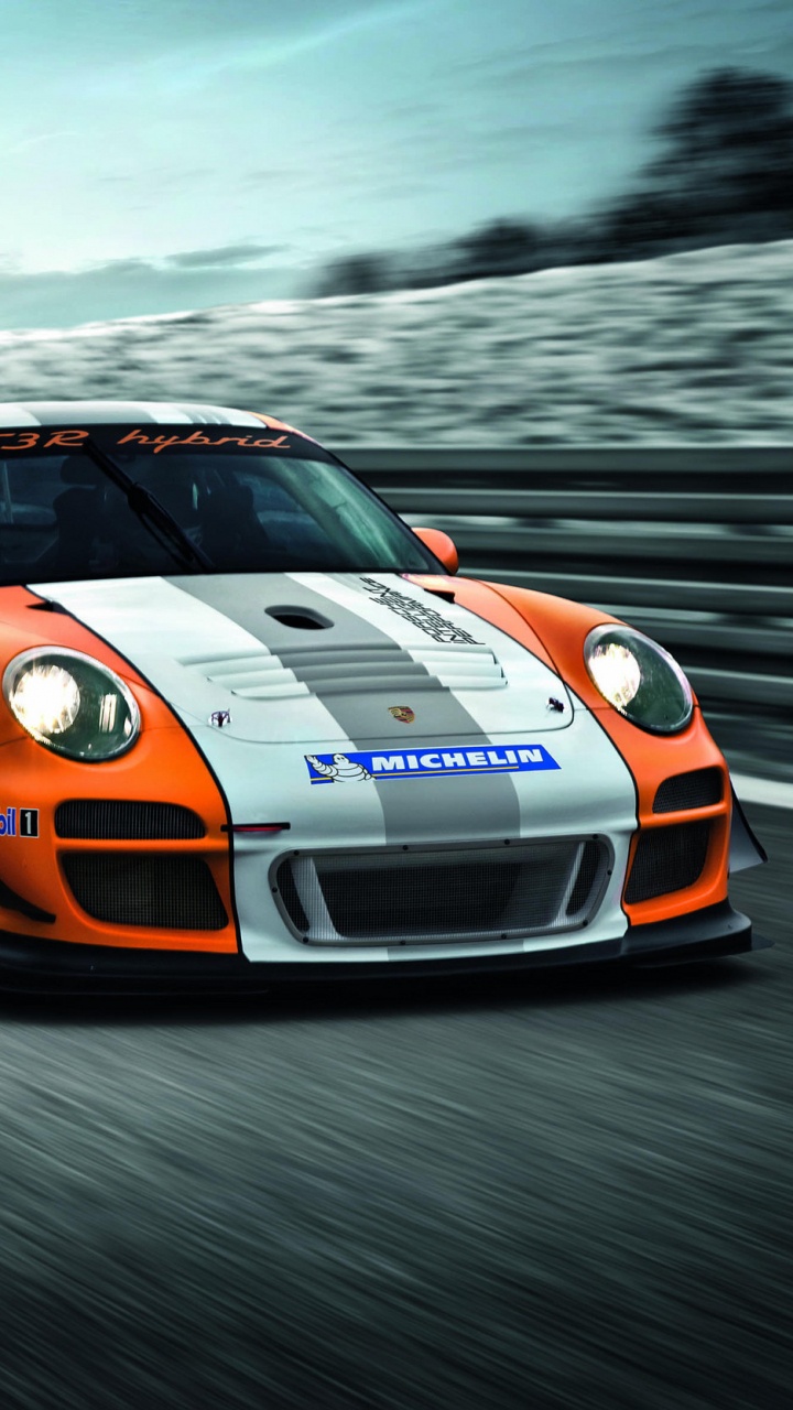 Bmw m 3 Naranja y Blanco en la Carretera. Wallpaper in 720x1280 Resolution