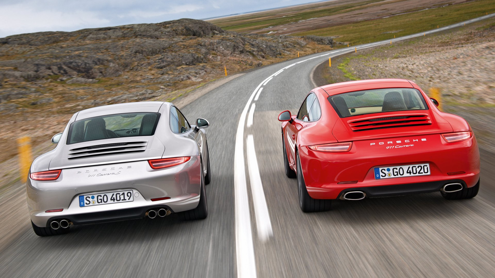 Porsche 911 Rojo y Blanco en la Carretera Durante el Día. Wallpaper in 1920x1080 Resolution