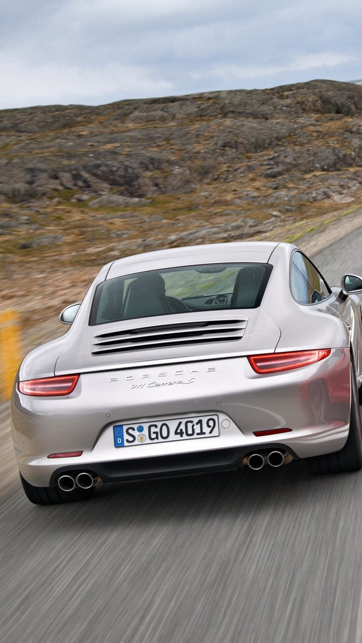 Porsche 911 Rouge et Blanche Sur Route Pendant la Journée. Wallpaper in 720x1280 Resolution