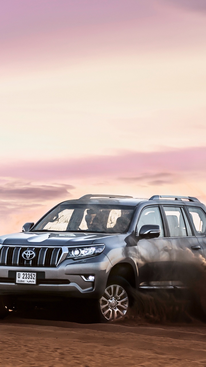 Noir Bmw x Serie Sur Desert. Wallpaper in 720x1280 Resolution