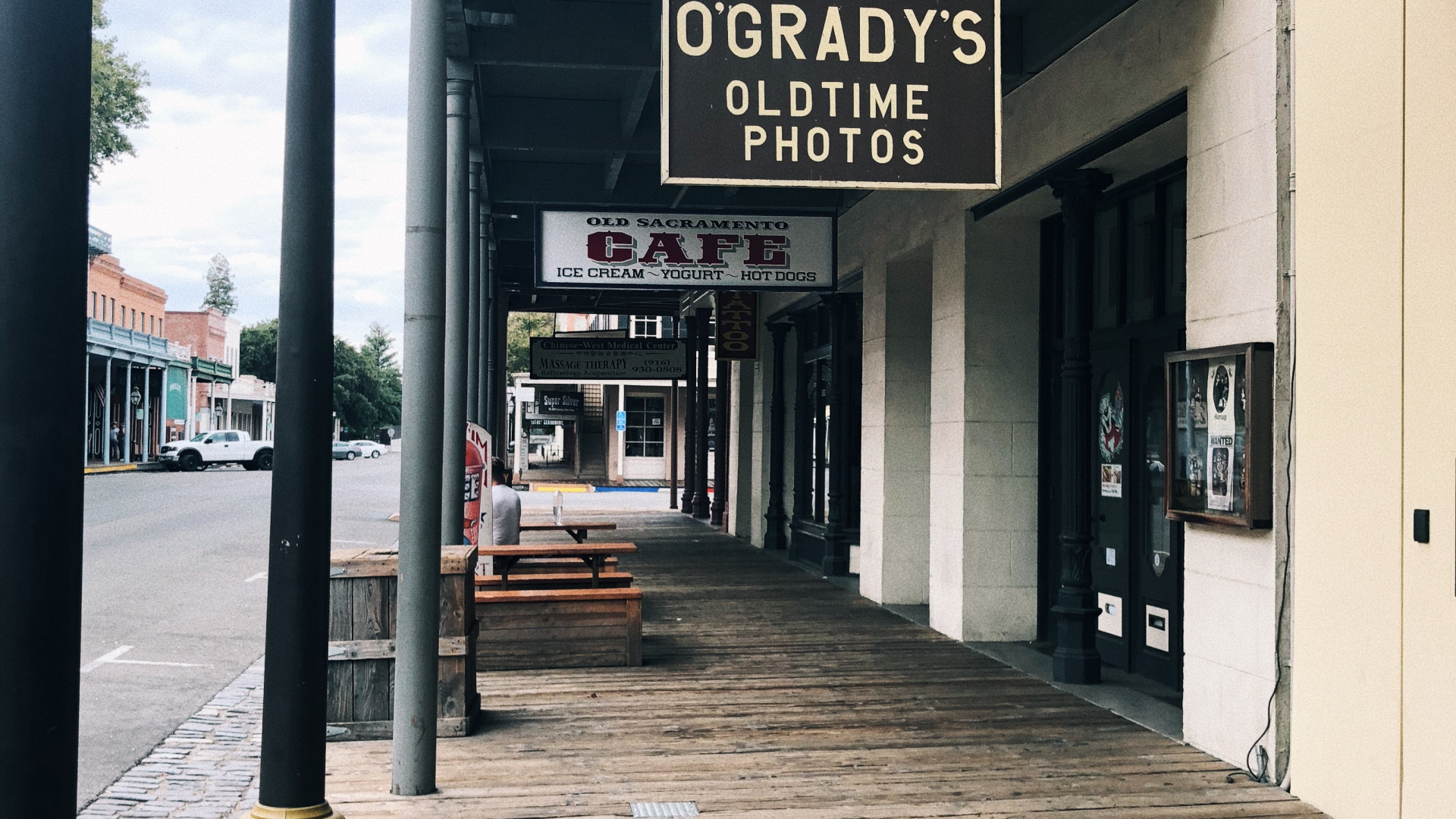 Floor, Sidewalk, Signage, Walkway, Door. Wallpaper in 1920x1080 Resolution