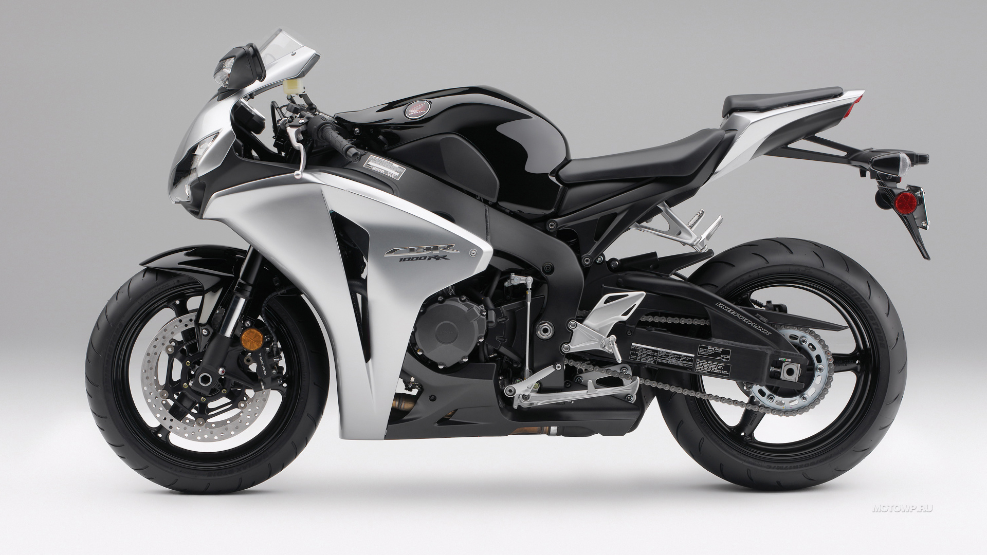 Black and Silver Sports Bike. Wallpaper in 1920x1080 Resolution