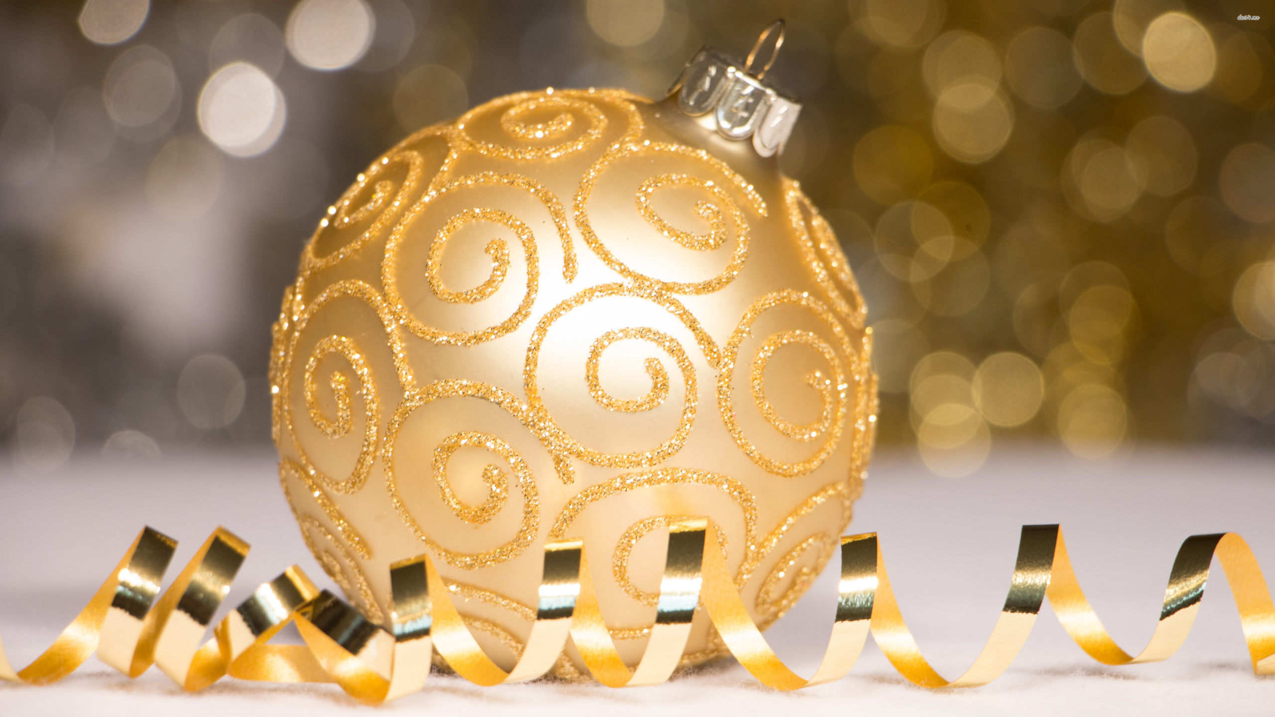 Christmas Ornament, Gold, Christmas Day, Christmas Decoration, Christmas. Wallpaper in 2560x1440 Resolution