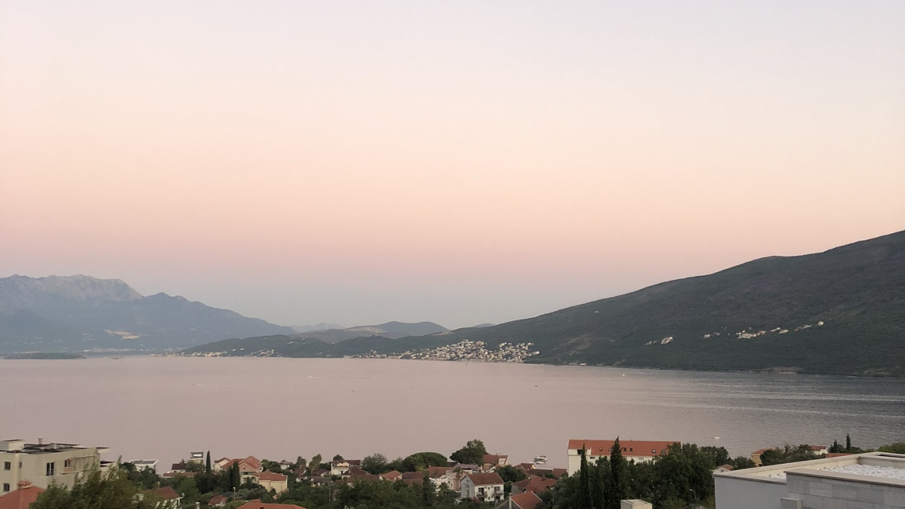 Real Estate, Highland, Bank, Horizon, House. Wallpaper in 1280x720 Resolution