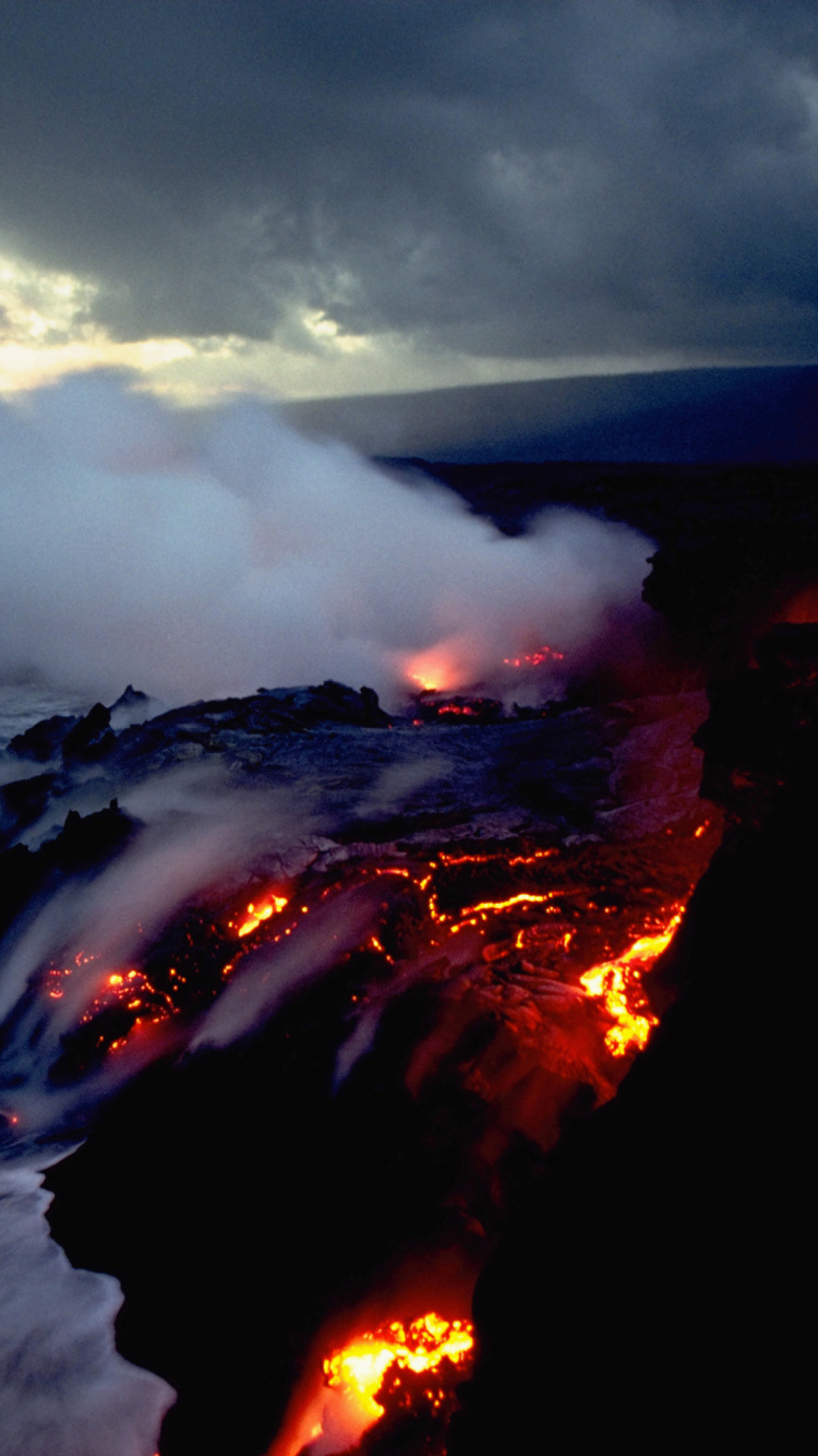 Sea Waves Crashing on Shore Under Cloudy Sky During Daytime. Wallpaper in 750x1334 Resolution