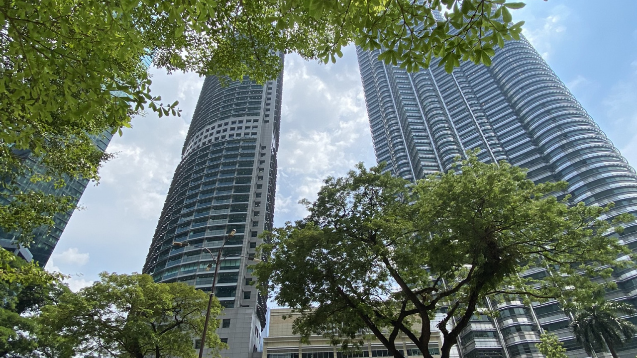 Kuala Lumpur, Malaysia, Daytime, Tower Block, Urban Area. Wallpaper in 1280x720 Resolution