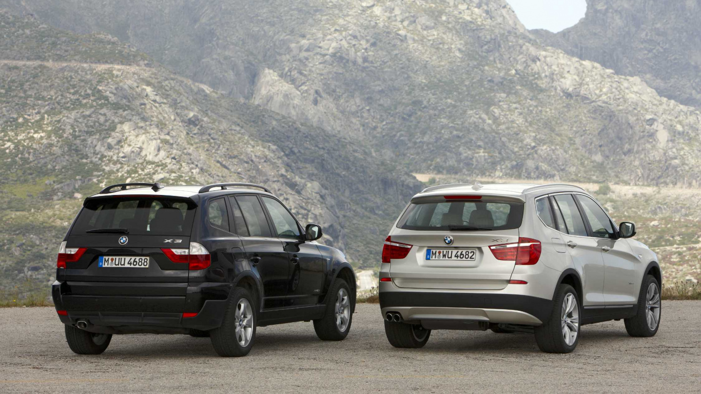 Gray Suv on Gray Asphalt Road During Daytime. Wallpaper in 1366x768 Resolution
