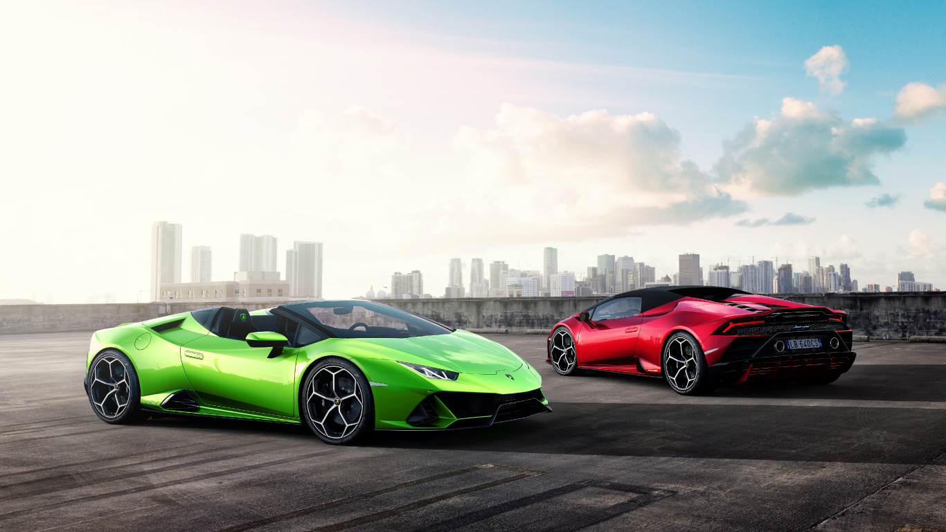 Grüner Ferrari-Sportwagen Tagsüber Unterwegs On. Wallpaper in 1366x768 Resolution