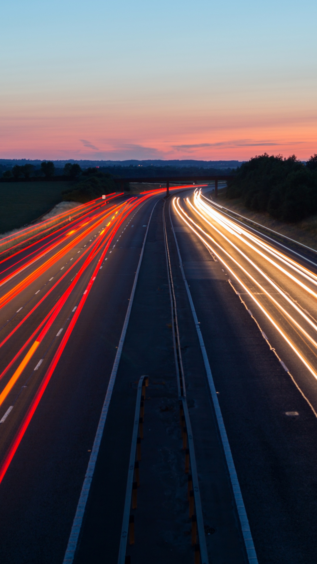 Photographie en Accéléré de Voitures Sur la Route Pendant la Nuit. Wallpaper in 1080x1920 Resolution