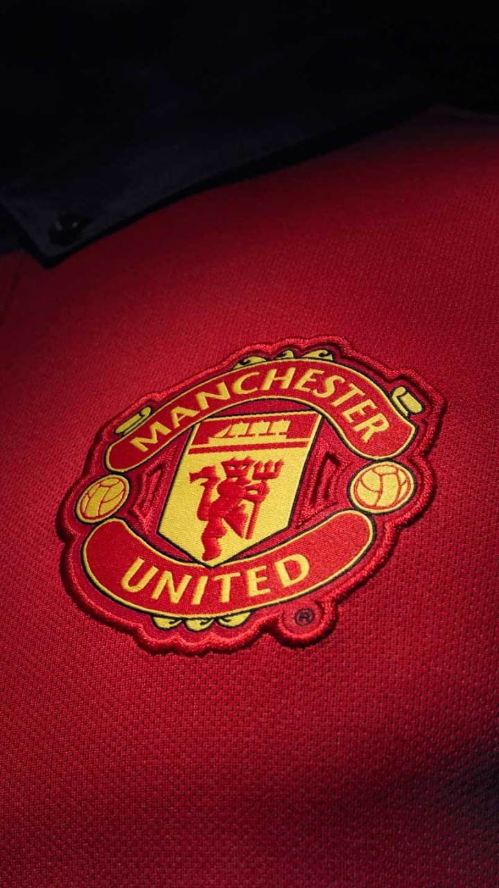 Rot-gelbes Poloshirt. Wallpaper in 720x1280 Resolution