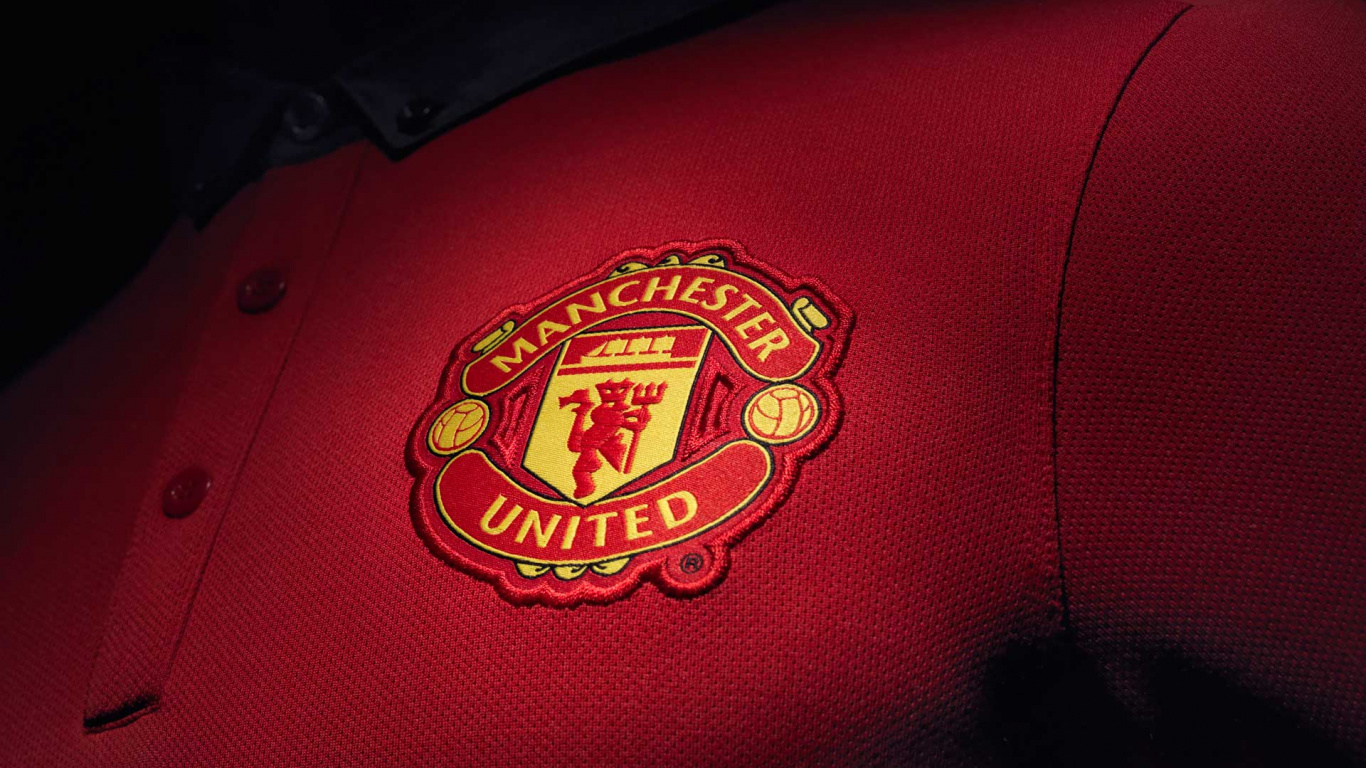 Red and Yellow Polo Shirt. Wallpaper in 1366x768 Resolution