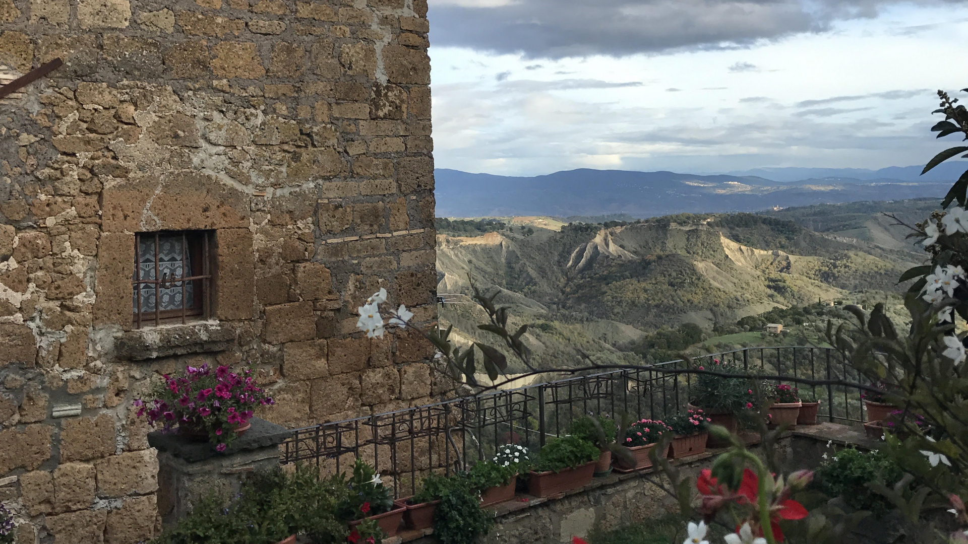 Edificio, Pueblo, Montaña, Escarpa, Historia. Wallpaper in 1920x1080 Resolution