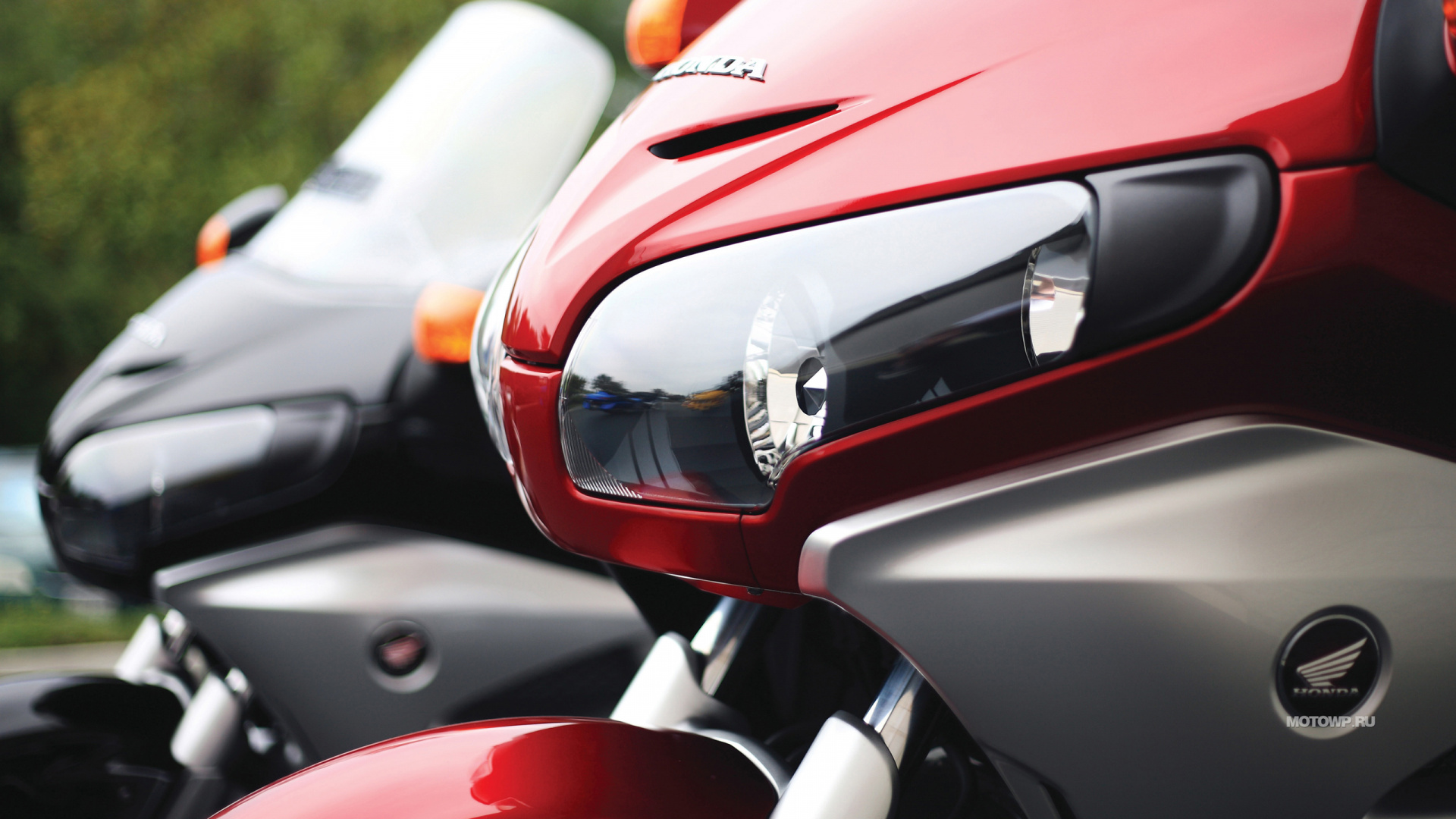 Intérieur de Voiture Rouge et Noir. Wallpaper in 1920x1080 Resolution