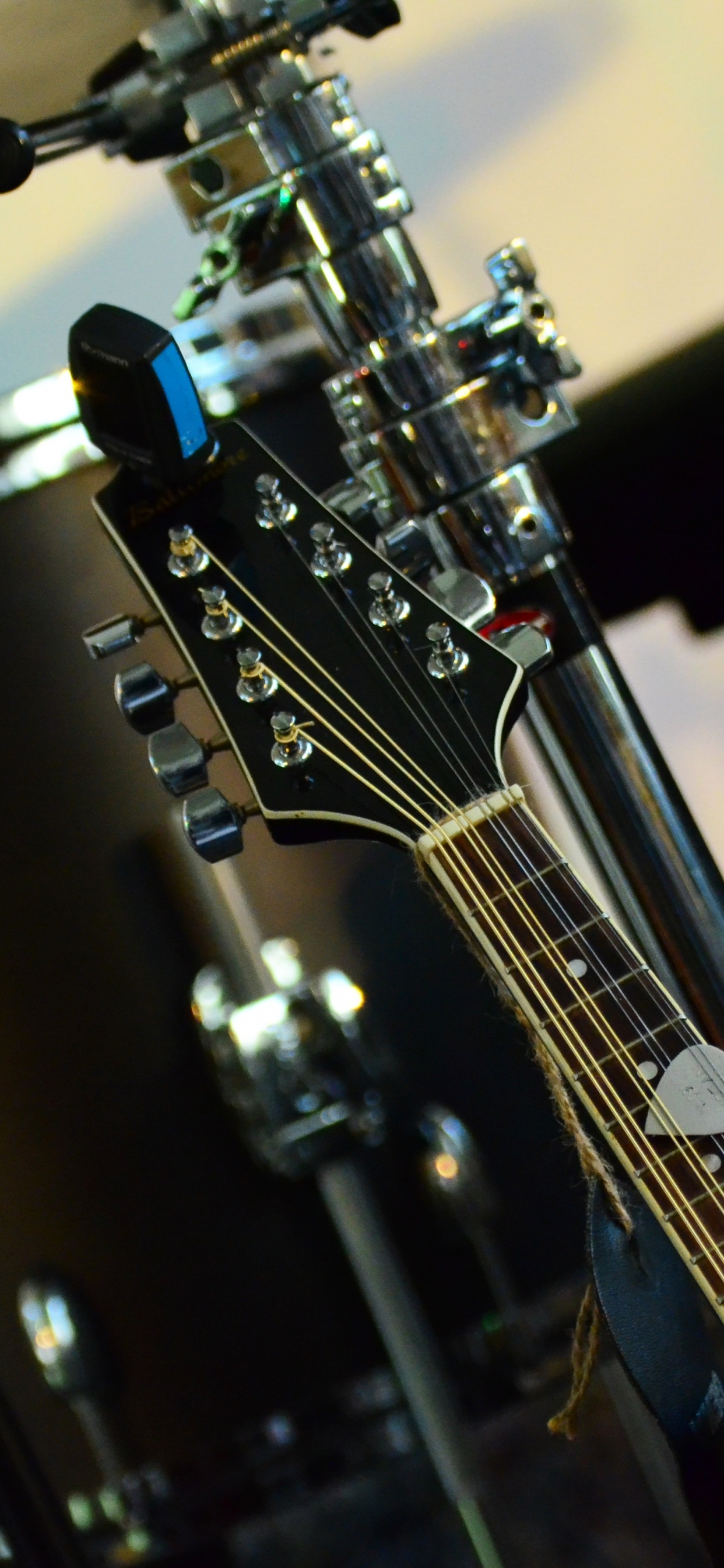 Percusión, Guitarra, Instrumento Musical, Instrumentos de Cuerda Pulsada, Instrumento de Cuerda. Wallpaper in 1242x2688 Resolution