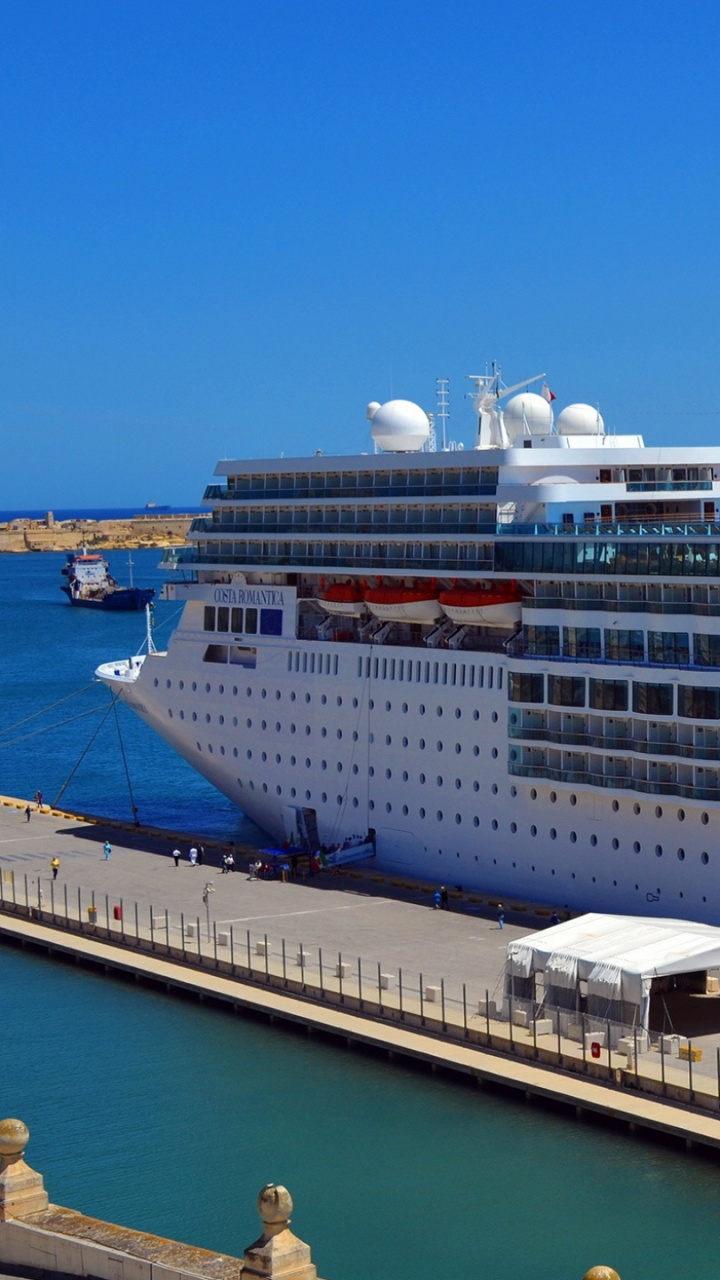 White Cruise Ship on Dock During Daytime. Wallpaper in 720x1280 Resolution